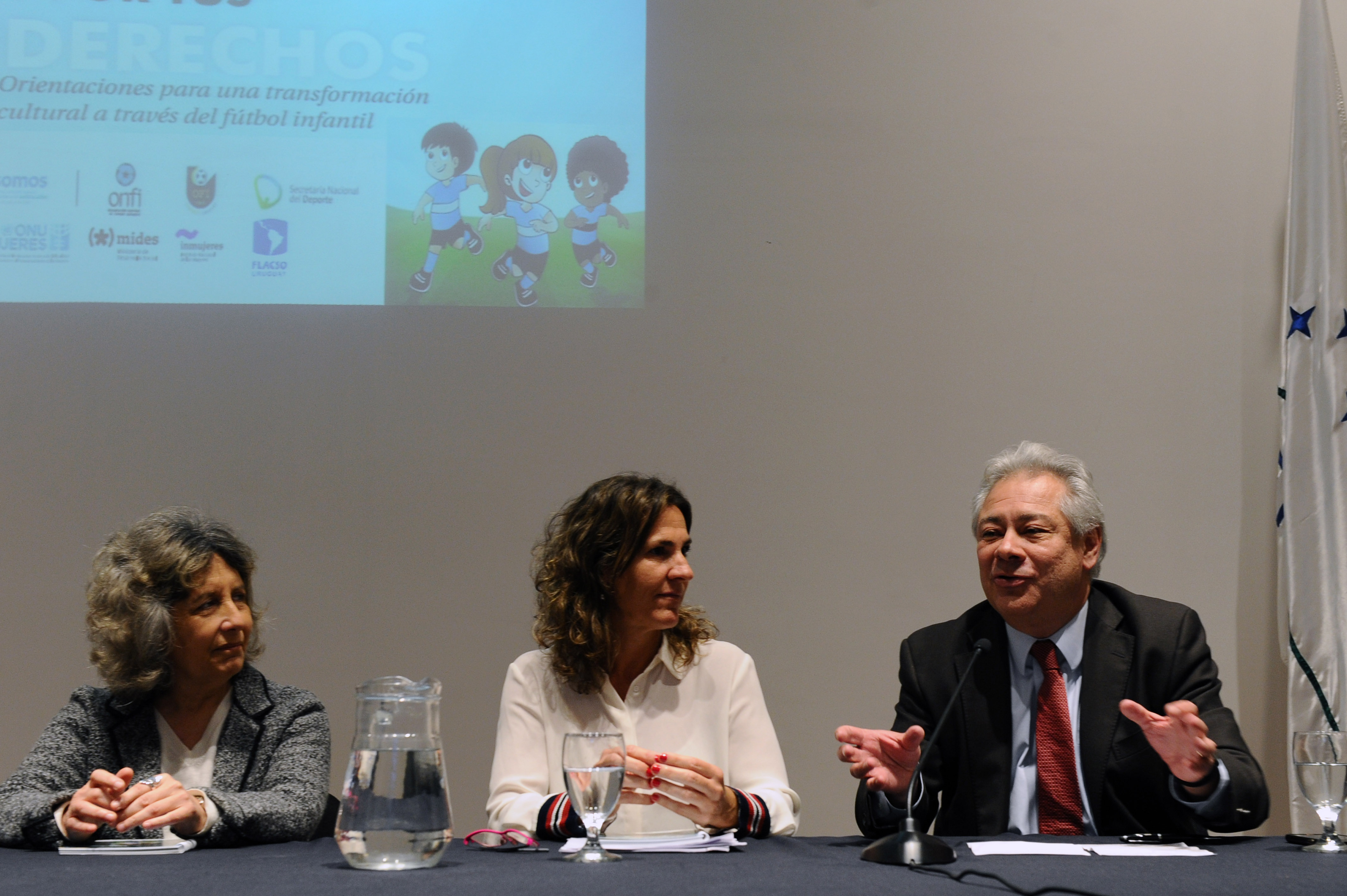 Directora de Inmujeres, Mariela Mazotti, la representante de ONU Mujeres, Magdalena Furtado y el director del CAF en Uruguay, Germán Ríos