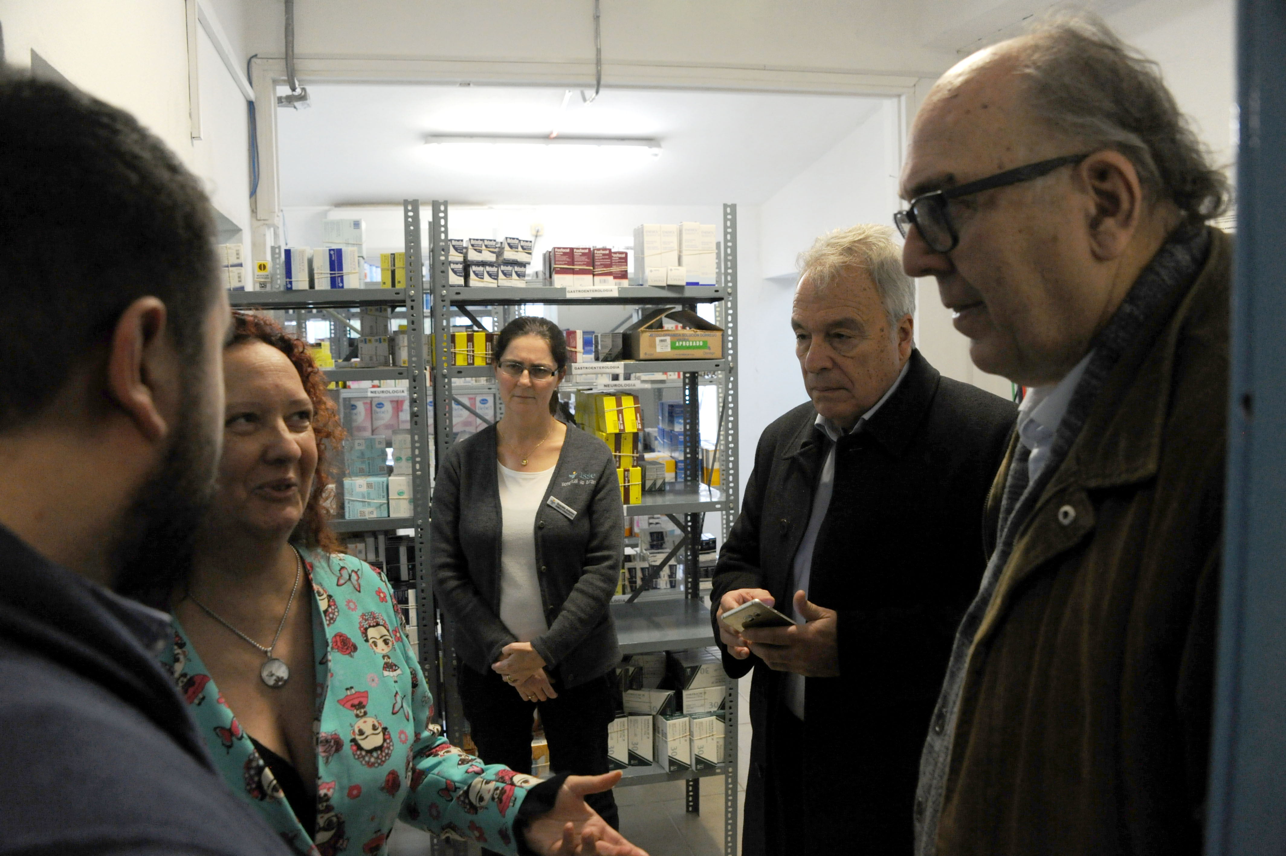 Recorrida de autoridades por el hospital de Río Branco