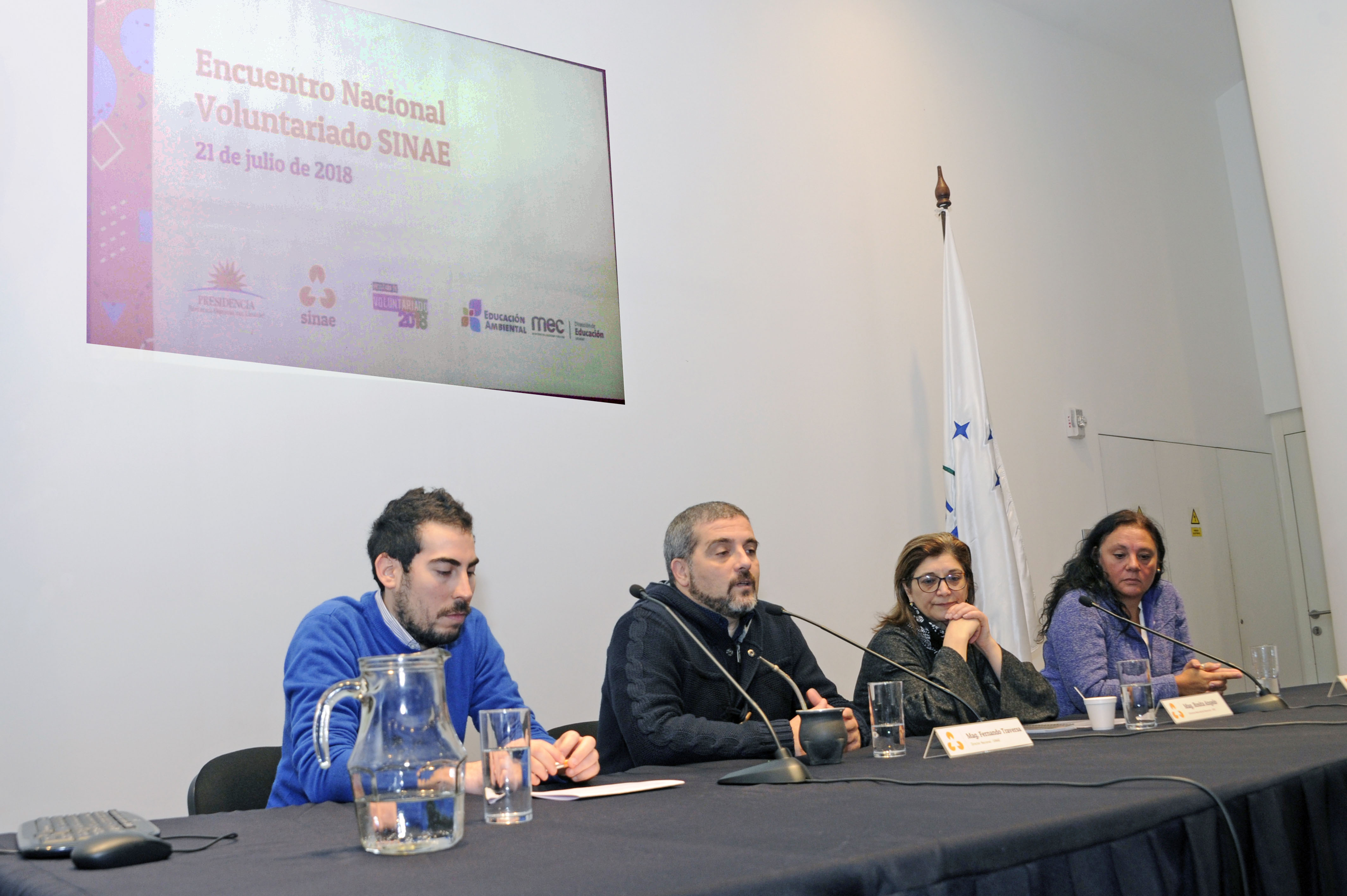 Autoridades en el encuentro