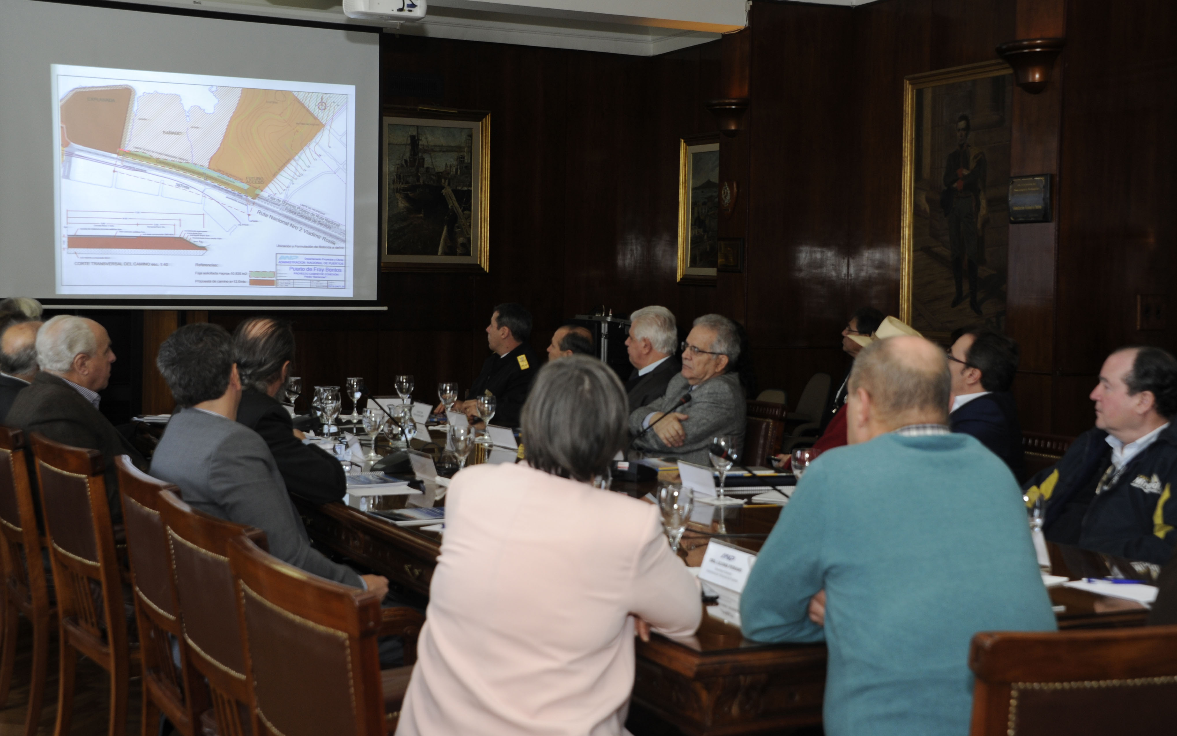 Sesión de la Comisión Honoraria de Puertos referida al 102.º aniversario de la ANP