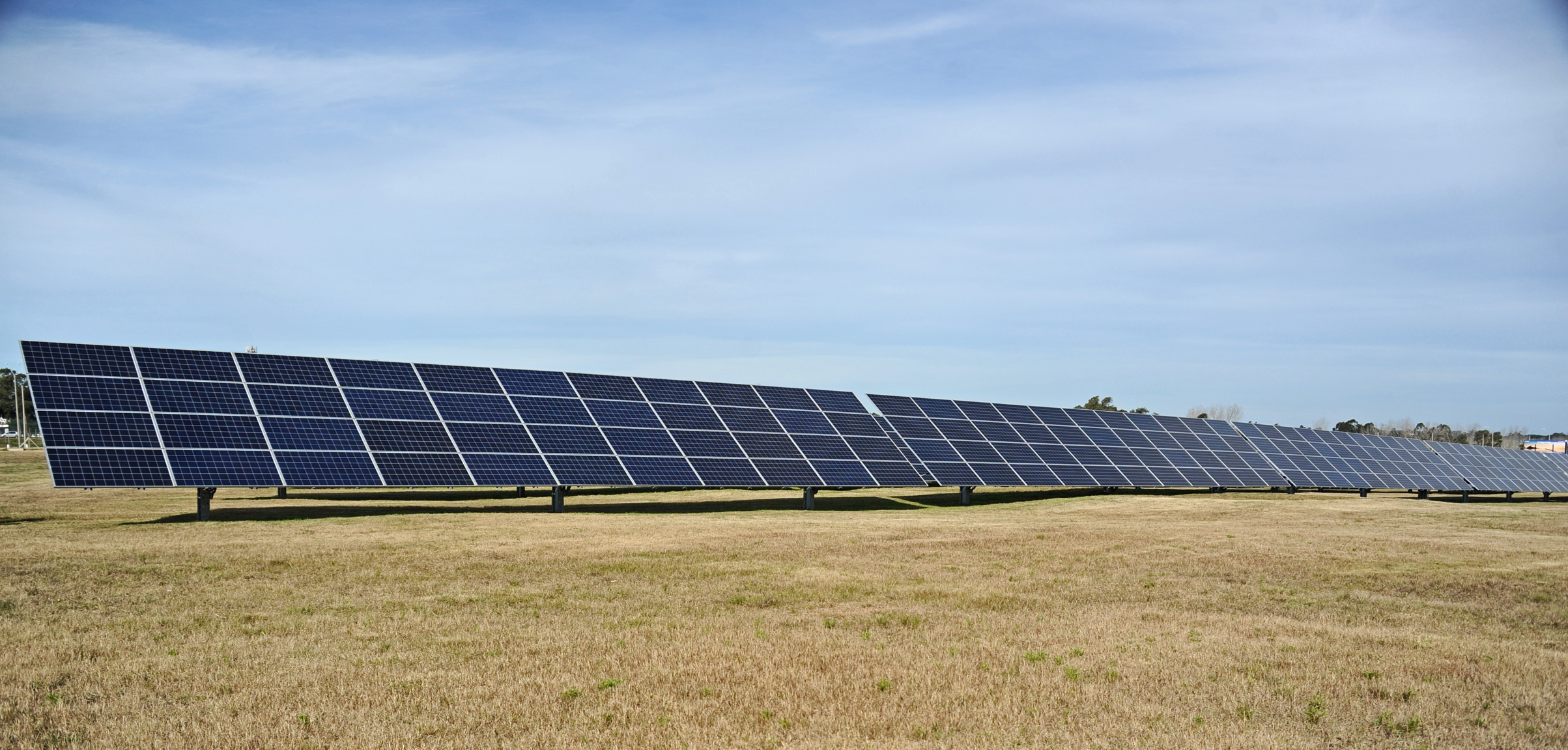 Planta de generación solar fotovoltaica del aeropuerto internacional de Carrasco
