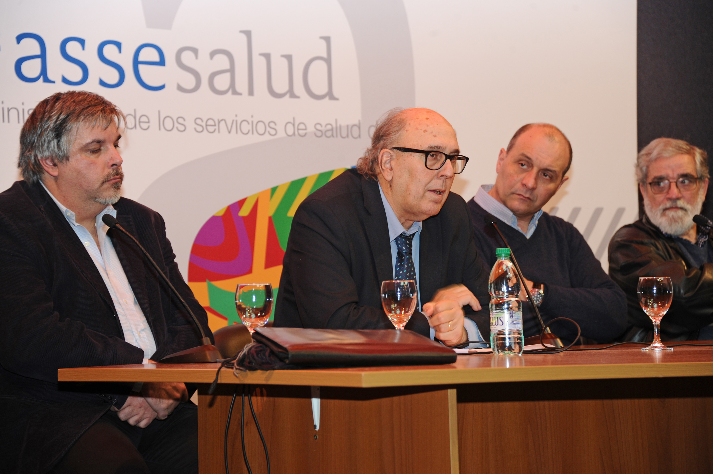 Presidente del Directorio de la Administración de los Servicios de Salud del Estado (ASSE), Marcos Carámbula, haciendo uso de la palabra