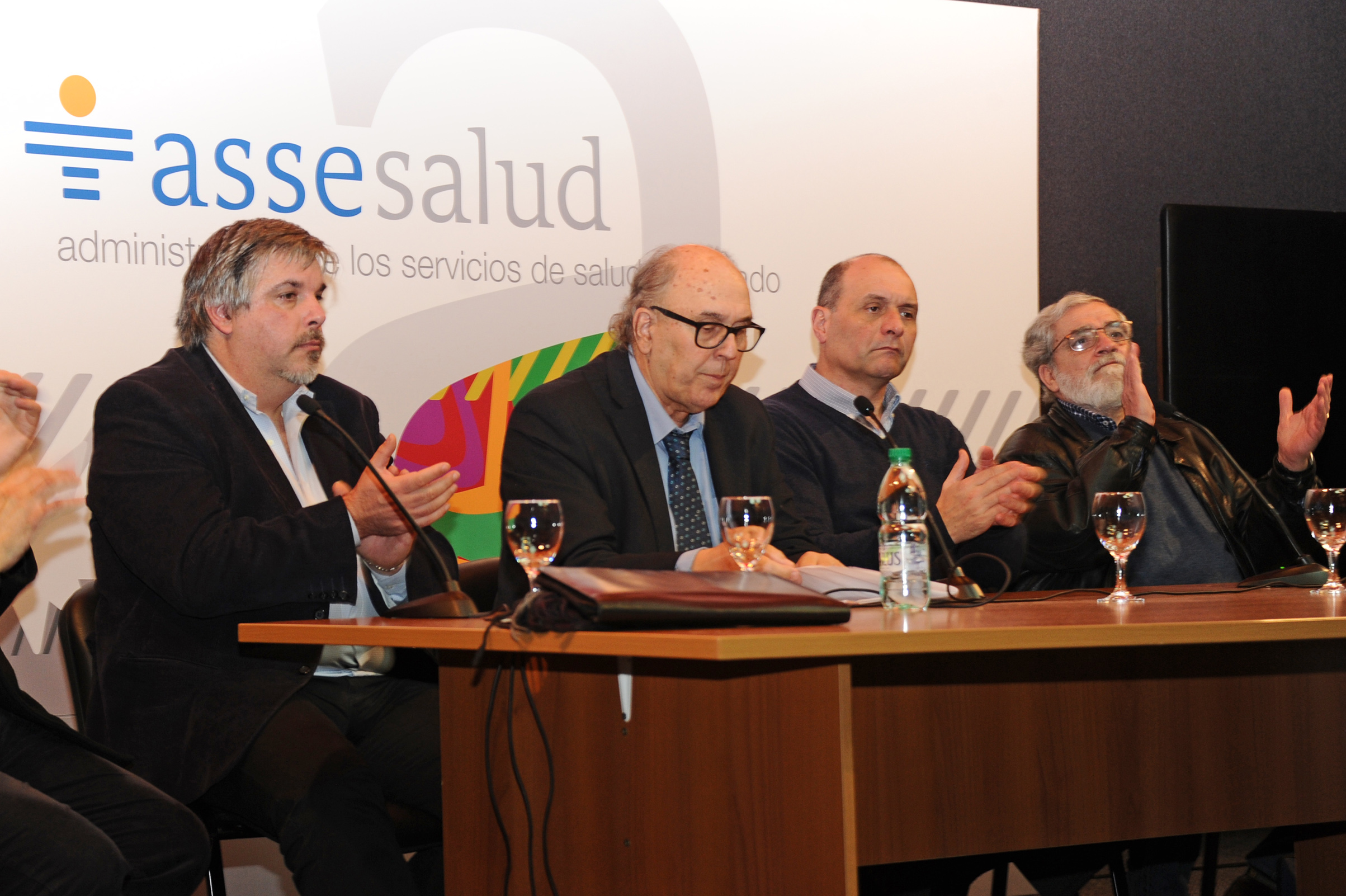 Presidente del Directorio de la Administración de los Servicios de Salud del Estado (ASSE), Marcos Carámbula, haciendo uso de la palabra