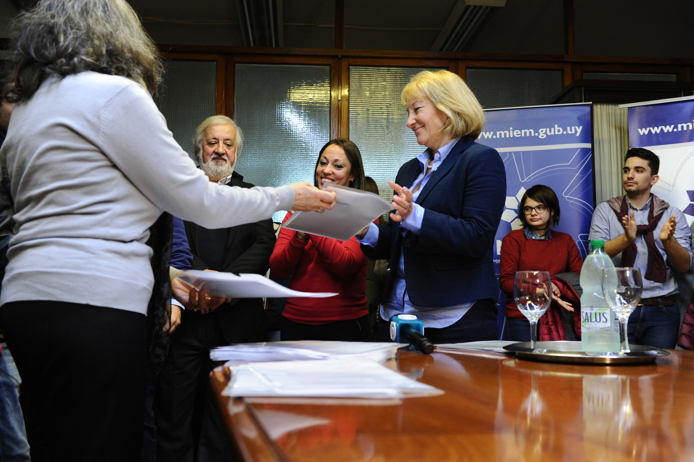 Ministra Carolina Cosse participando de la entrega de certificados del Programa Yo Estudio y Trabajo
