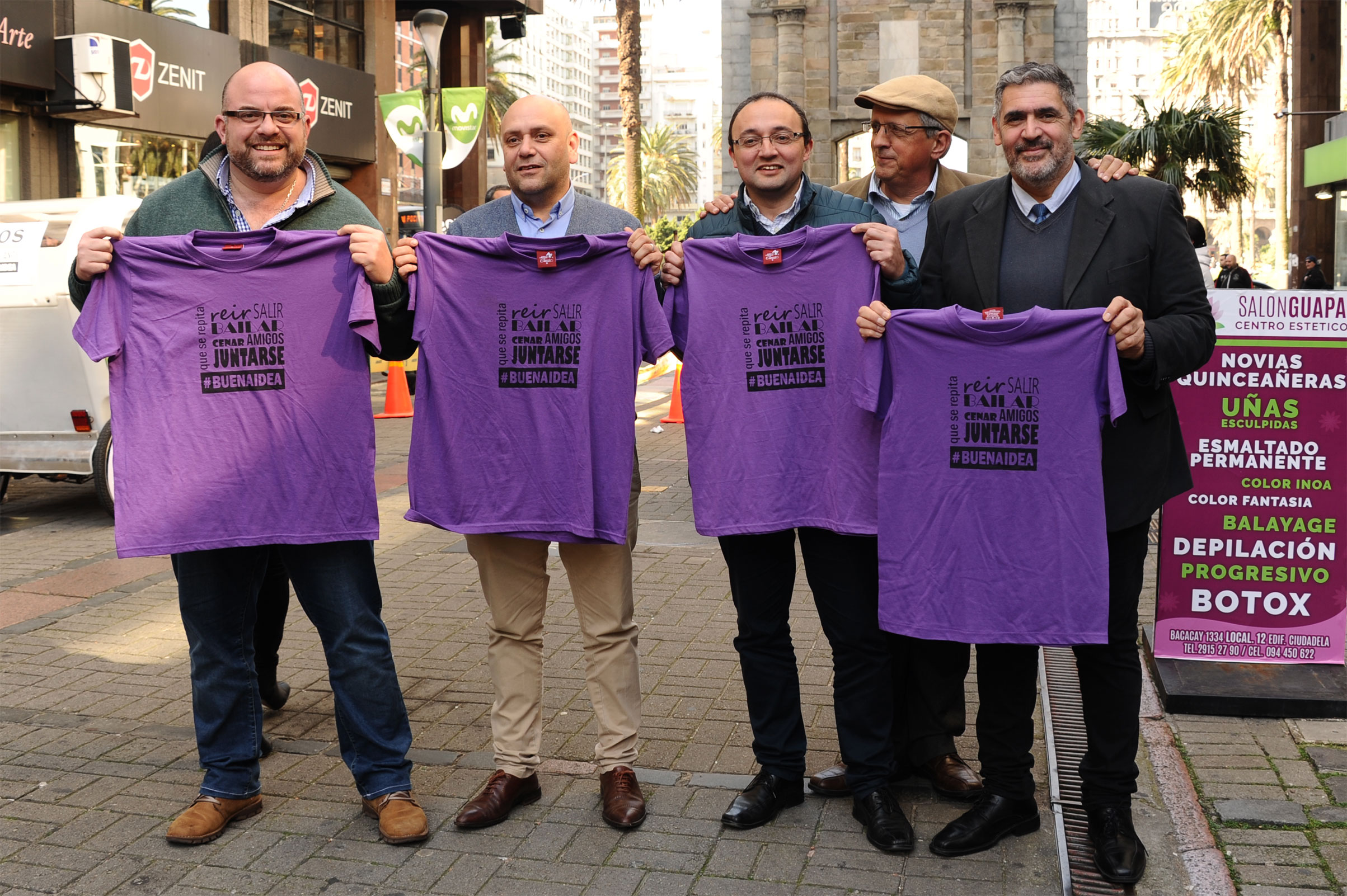 Autoridades durante la realización de la actividad en Peatonal Sarandí