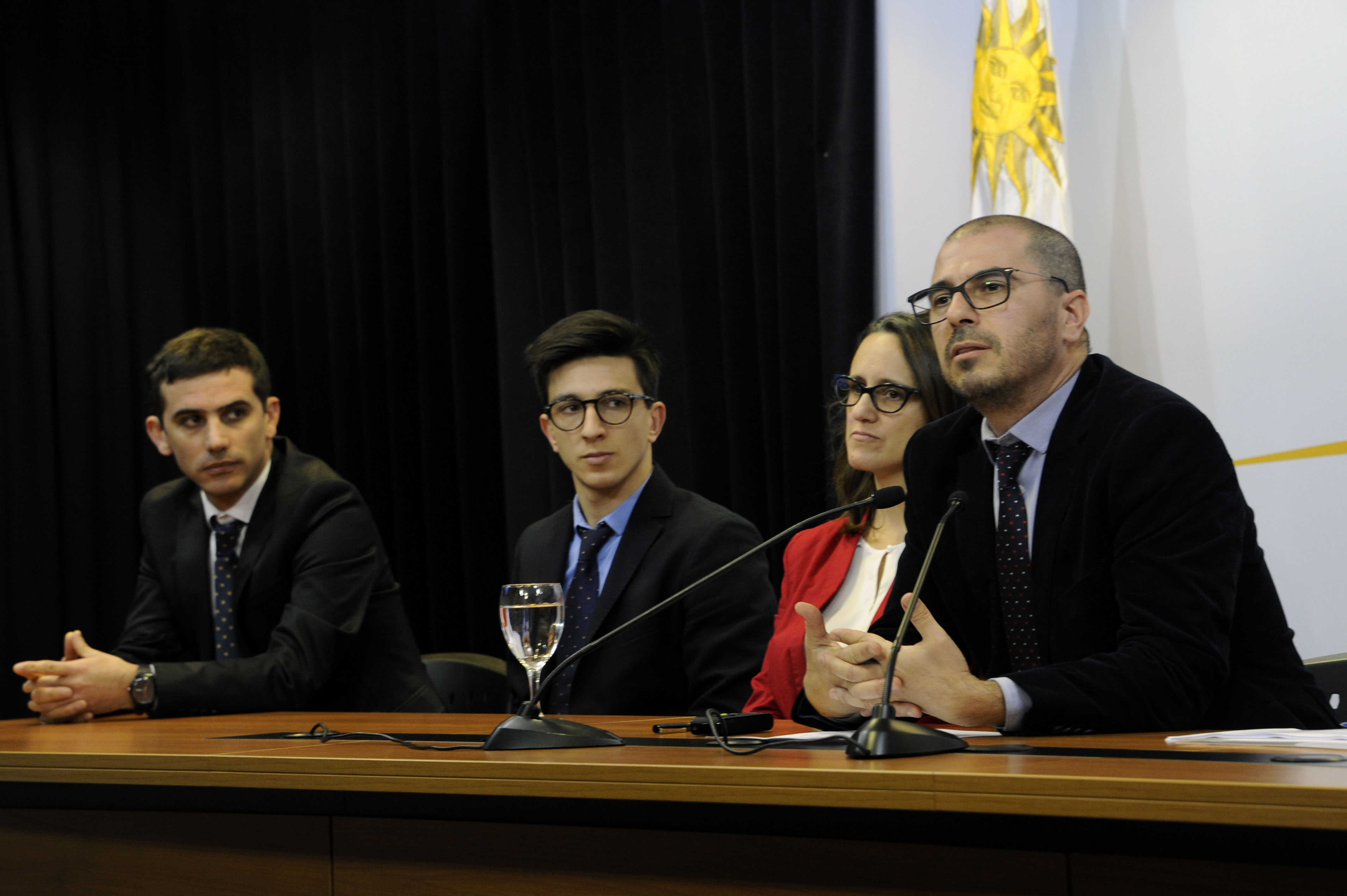 Prosecretario de la Presidencia, Juan Andrés Roballo, y equipo
