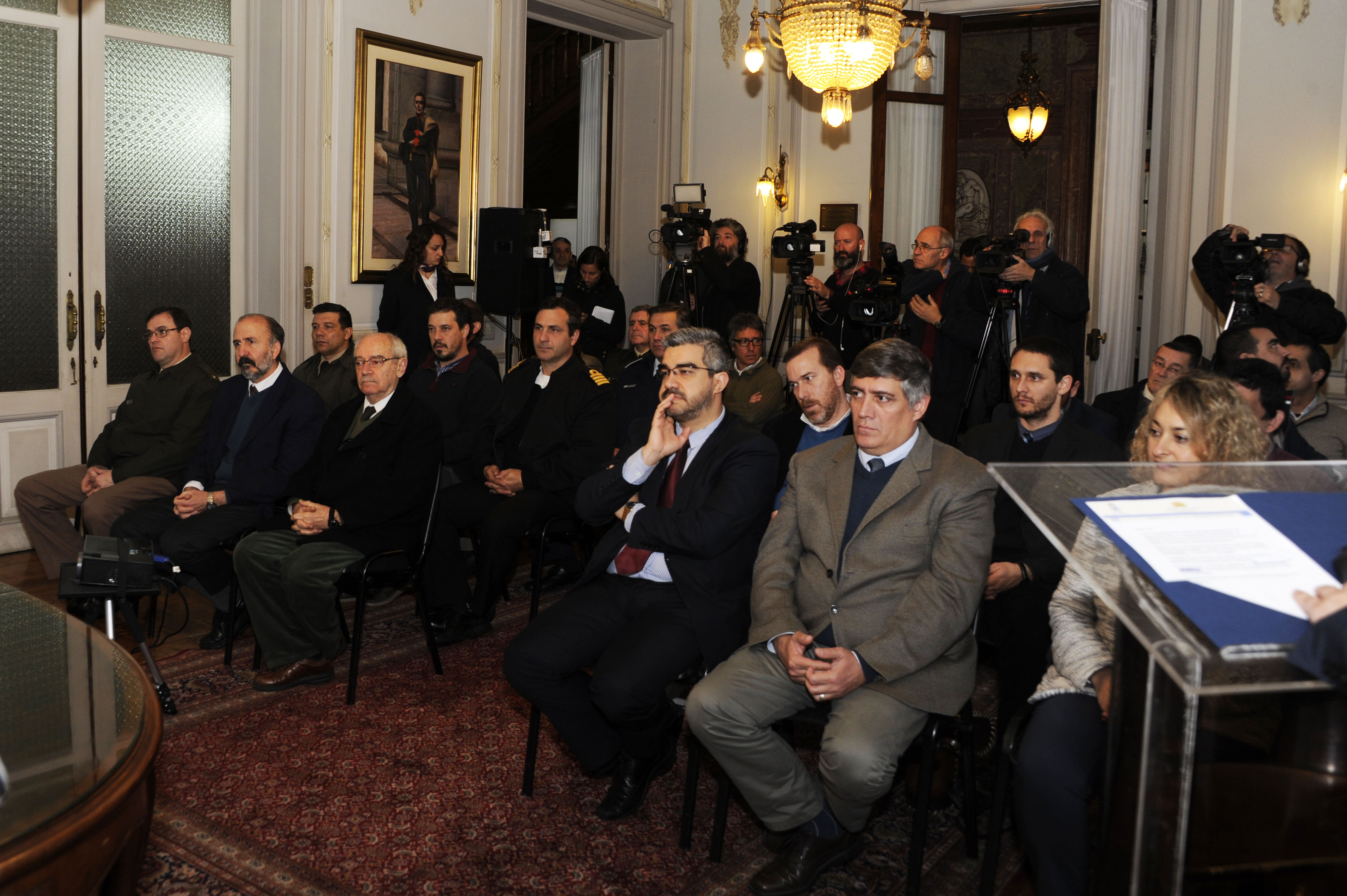 Ministro Jorge Menéndez en conferencia de prensa