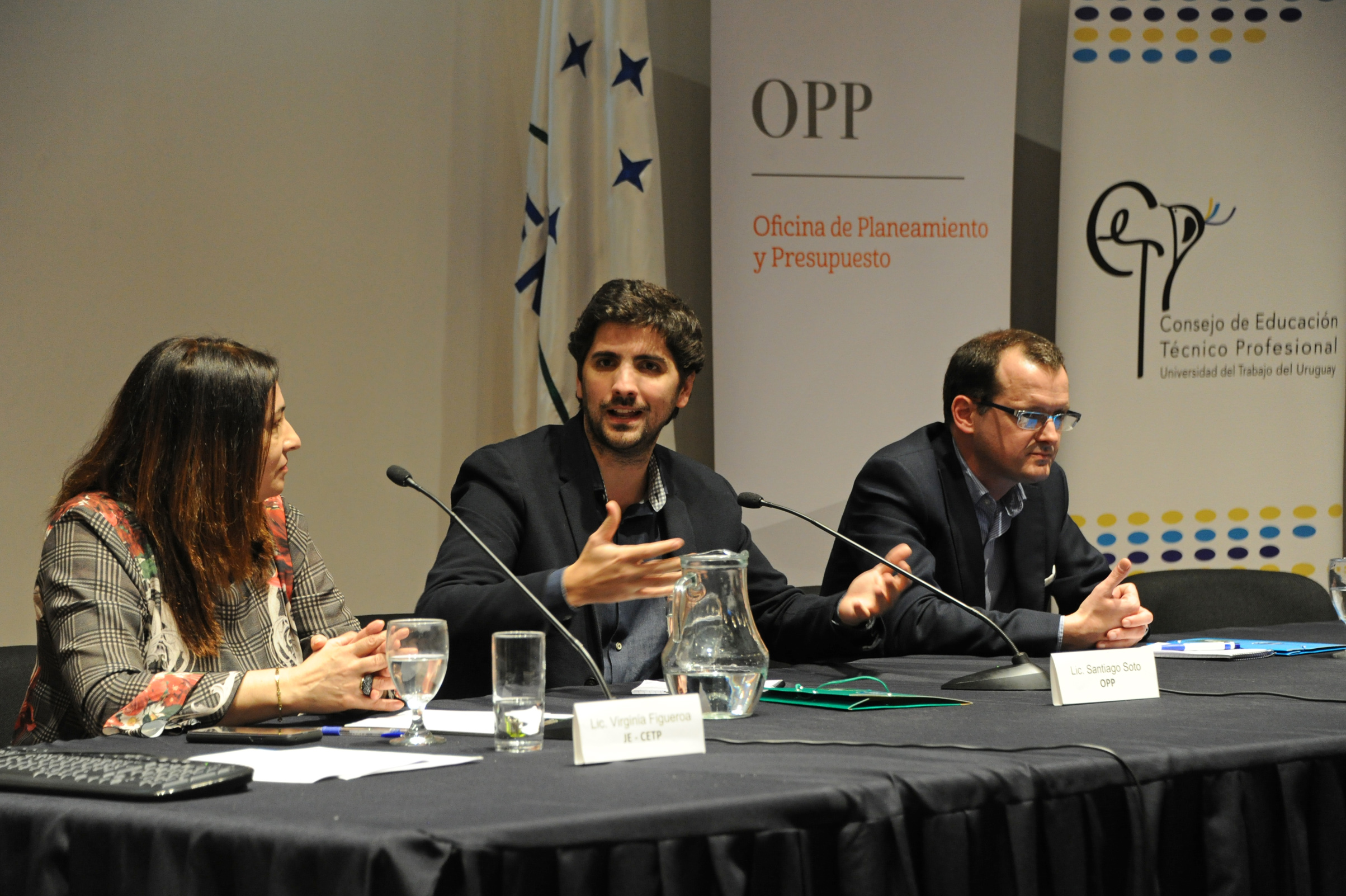 Santiago Soto, subdirector de la Oficina de Planeamiento y Presupuesto (OPP), dirigiéndose a los presentes