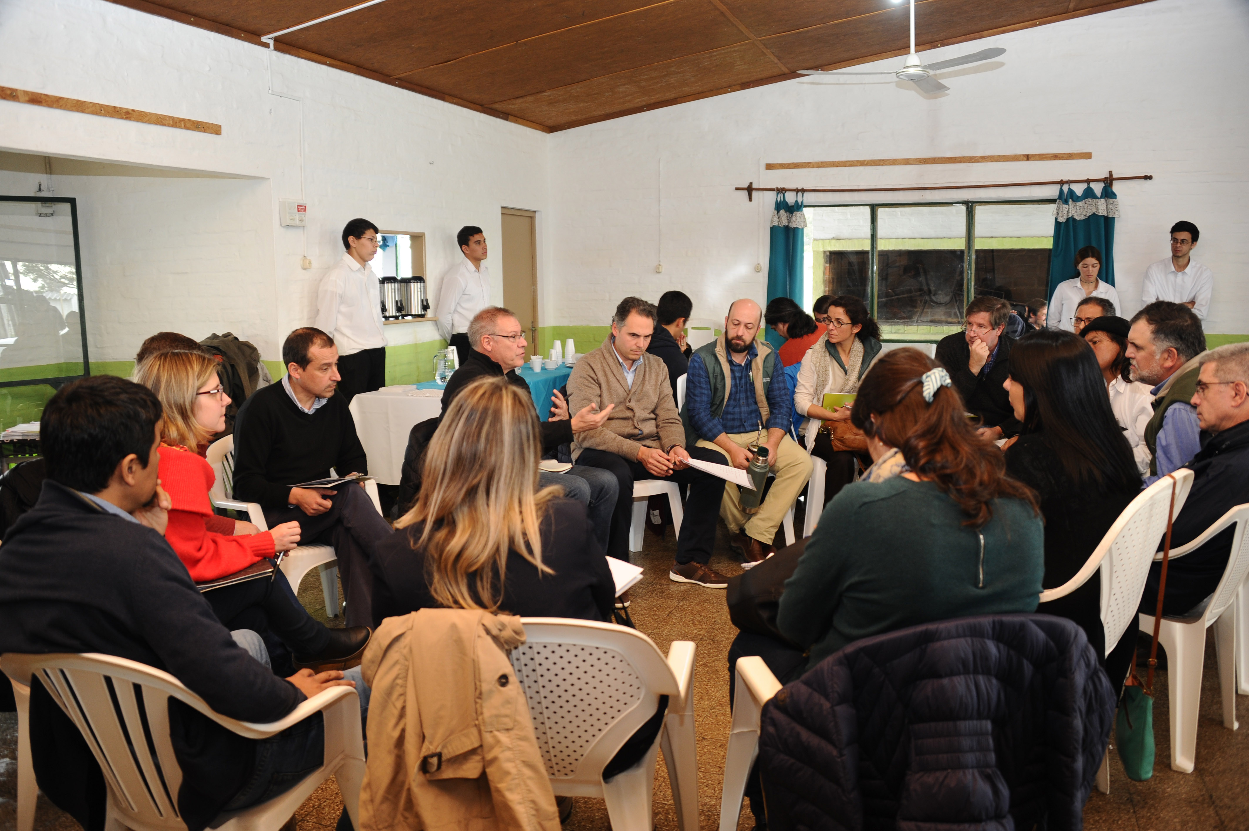 Reunión de evaluación de actividades de Mevir en la región
