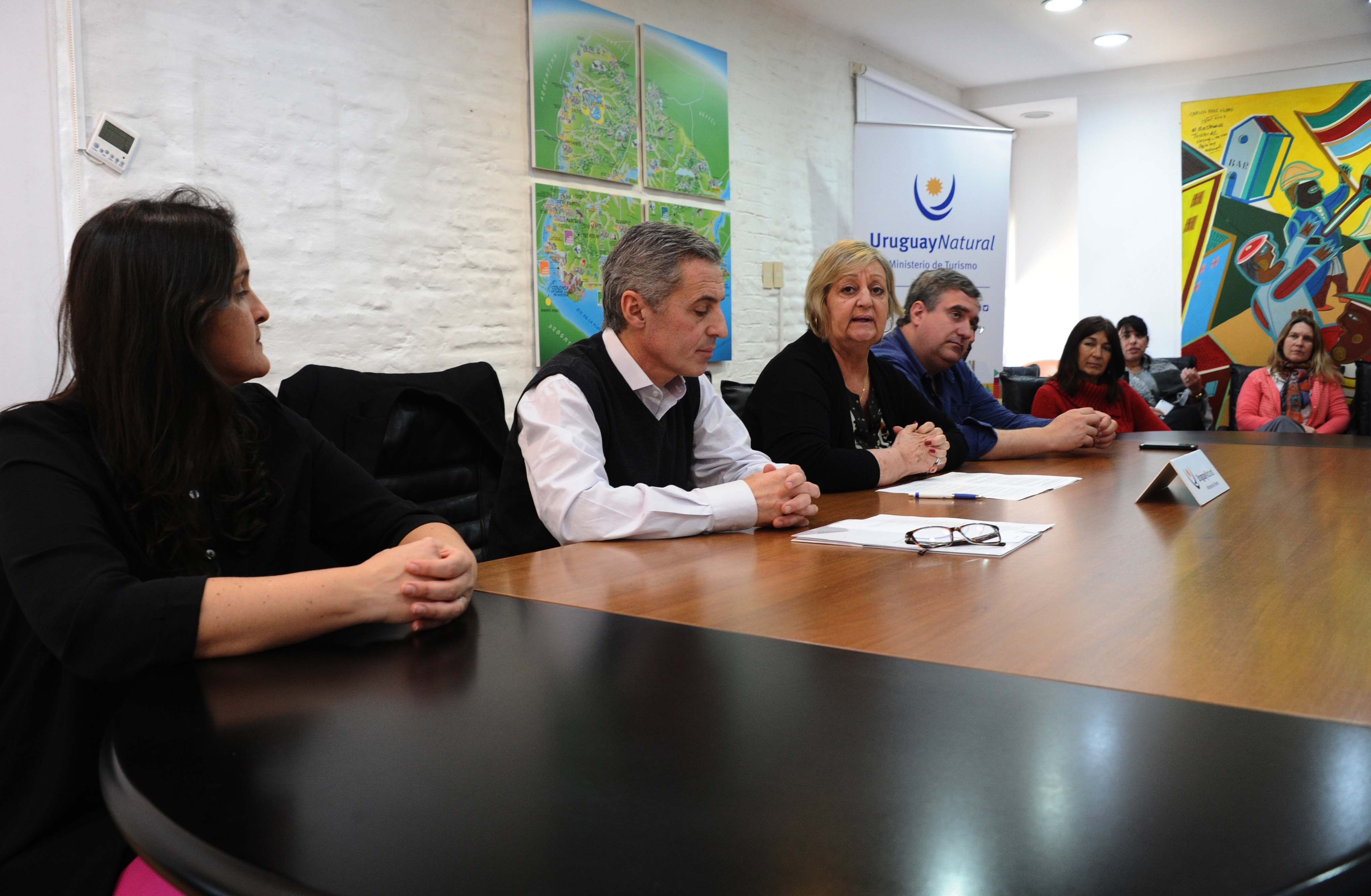 Ministra de Turismo, Liliam Kechichian, haciendo uso de la palabra