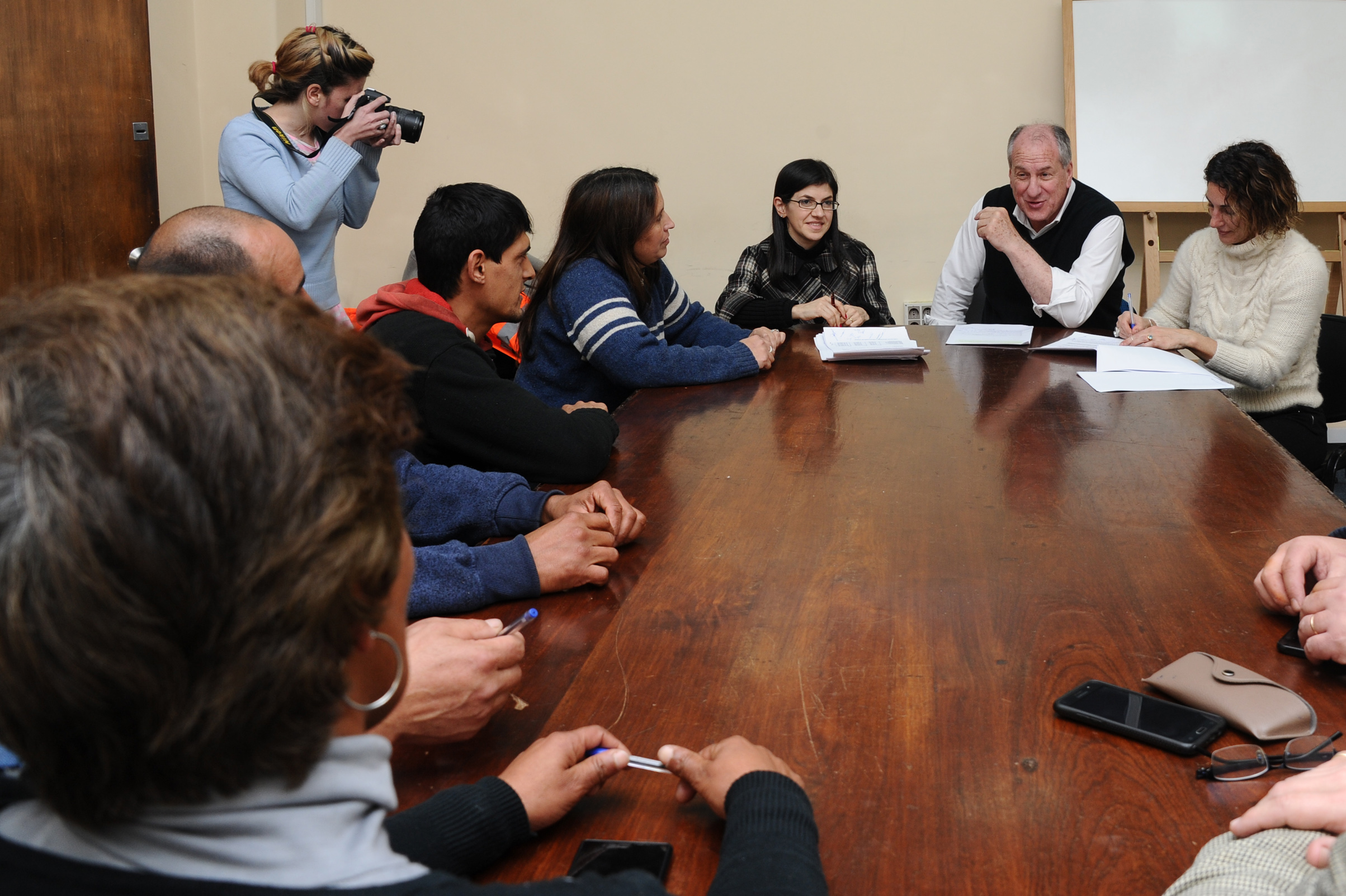 Firma de acuerdo entre trabajadores y empresarios del sector citrus y arándanos, en el marco del Consejo de Salarios