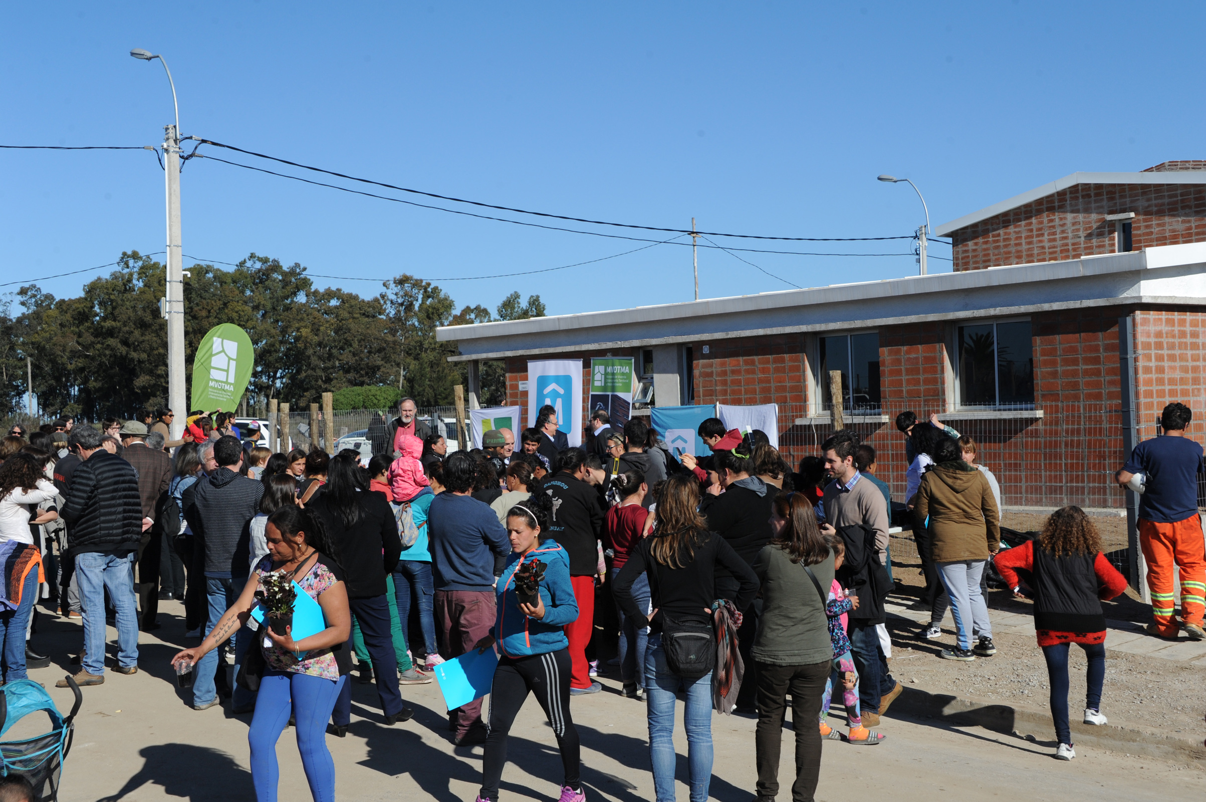 Entrega de viviendas a familias de exasentamiento Isla de Gaspar