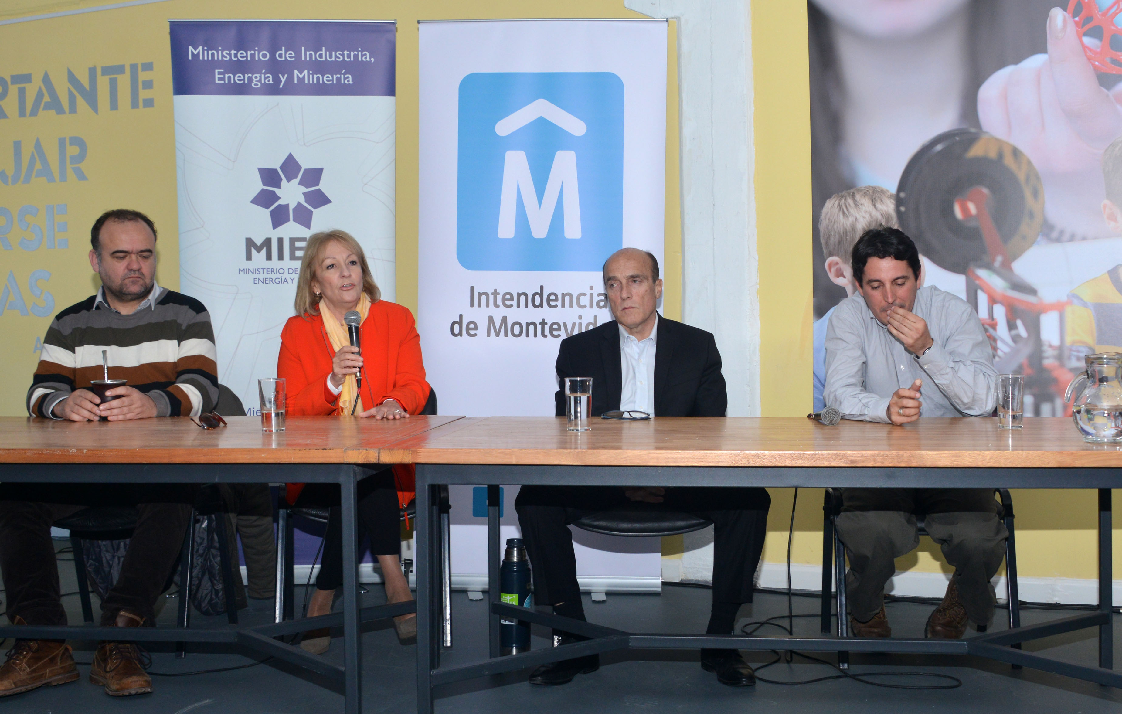 Ministra Carolina Cosse e intendente Daniel Martínez encabezan acto de lanzamiento del Laboratorio de Fabricación Digital