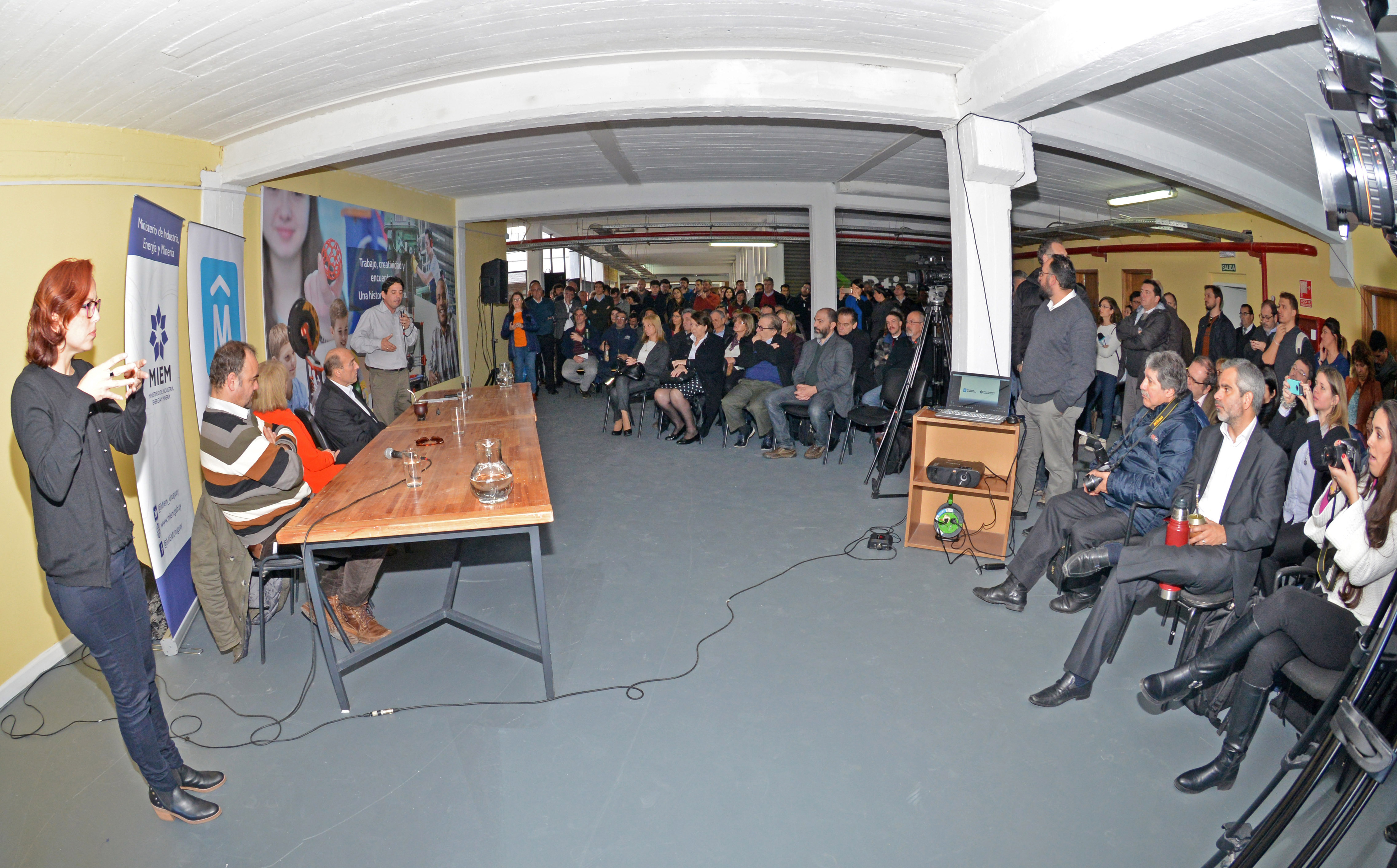 Ministra Carolina Cosse e intendente Daniel Martínez encabezan acto de lanzamiento del Laboratorio de Fabricación Digital