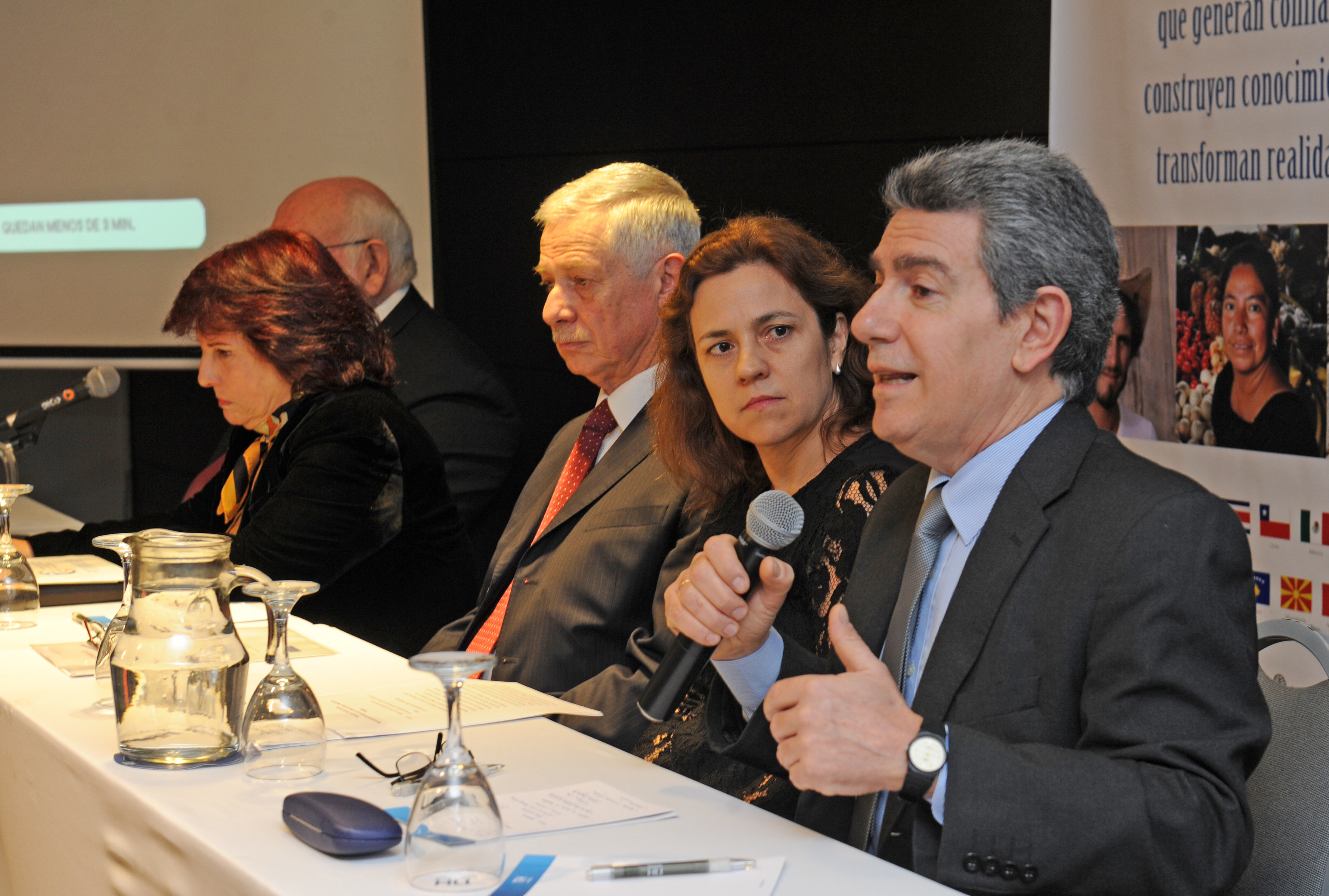 Basso presidió el acto de cierre del VII Encuentro Latinoamericano sobre Derecho a la Salud y Sistema de Salud