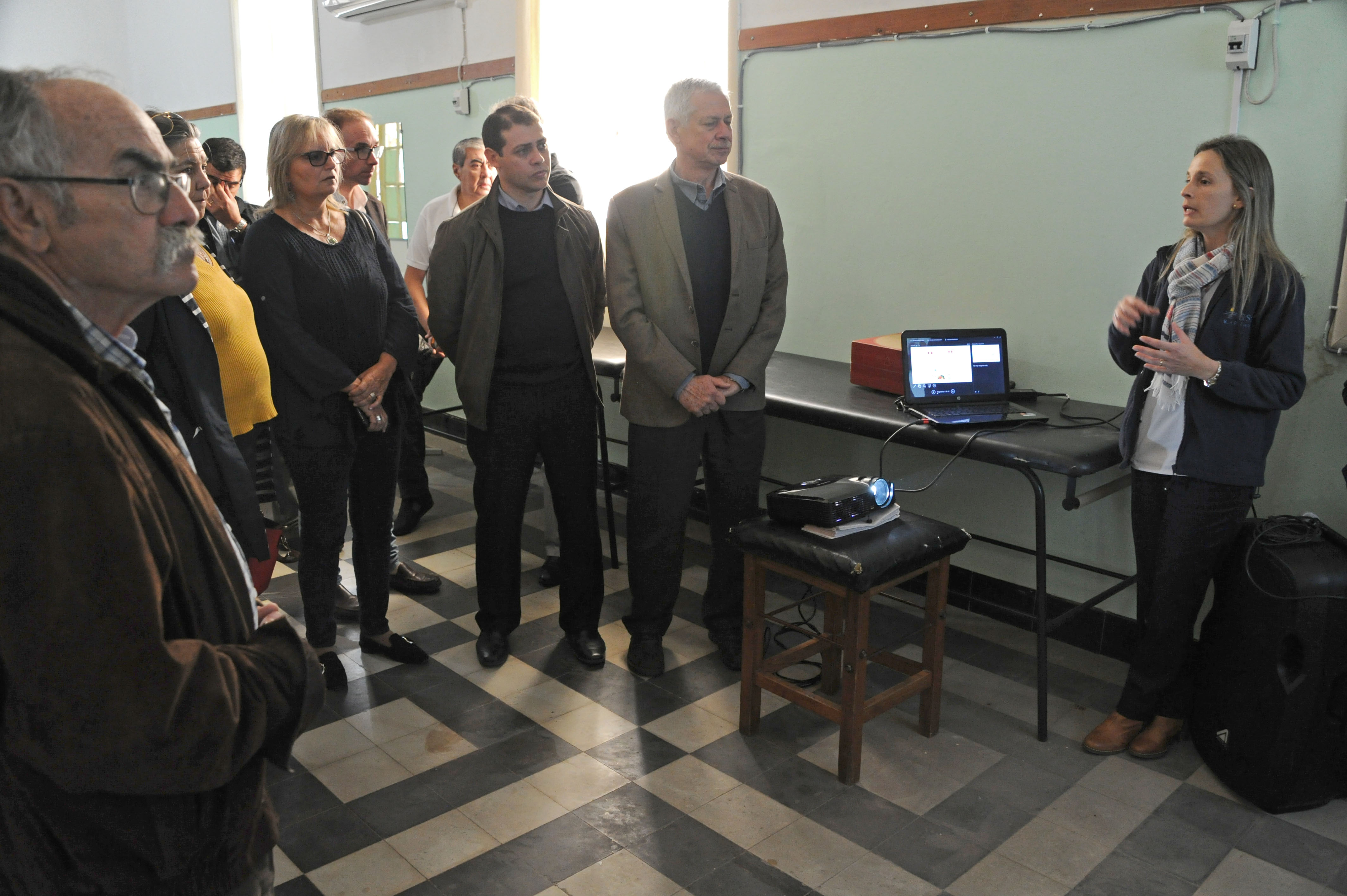 Ministro Basso visita el hospital escuela Don Luis Galán y Rocha, de Paysandú