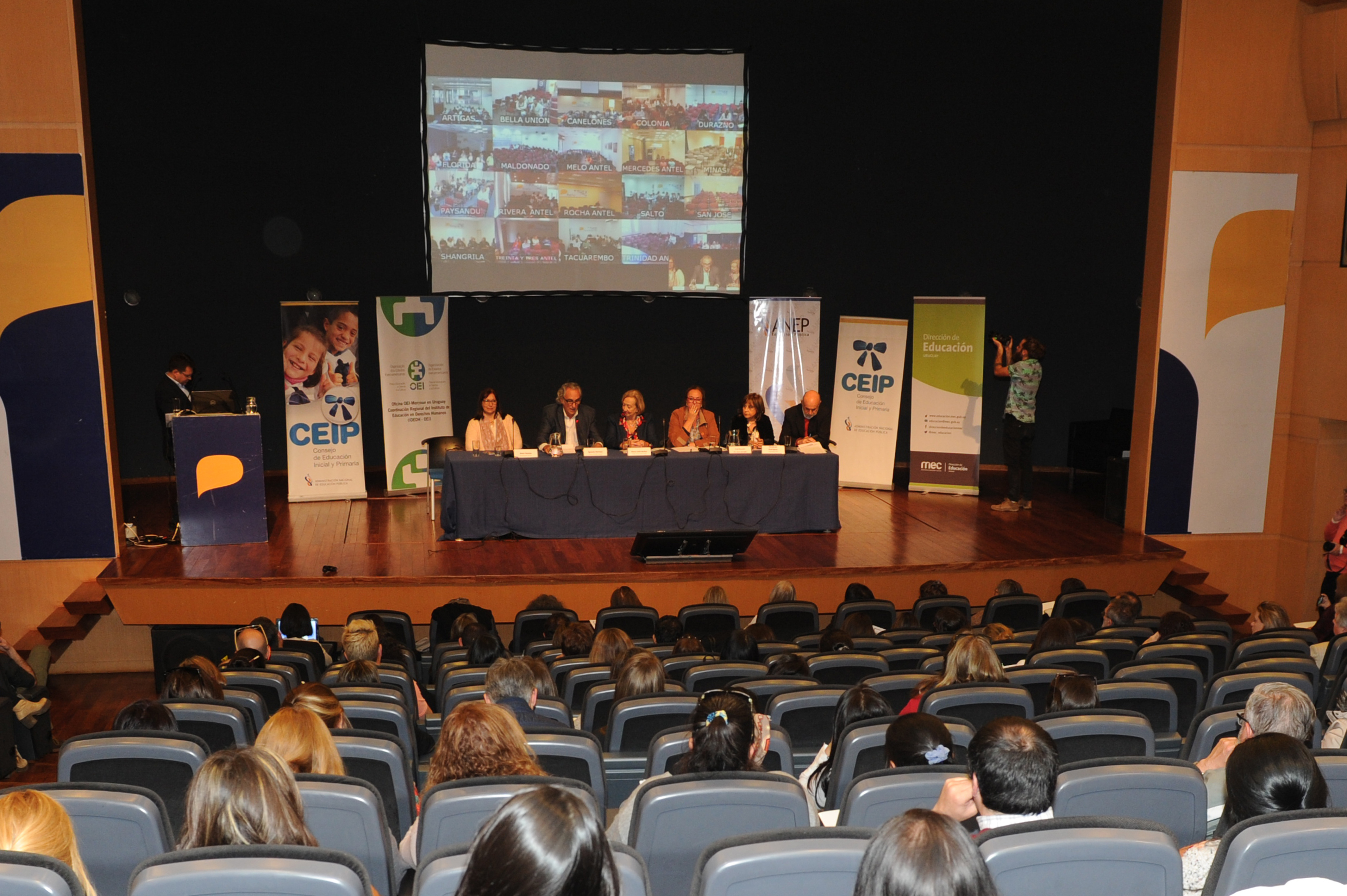 Seminario “Entornos educativos promotores de convivencia democrática”, en el Auditorio de Antel"