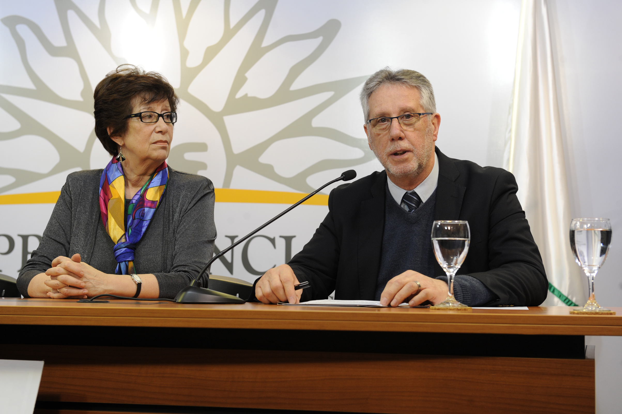 Subsecretario del Interior, Jorge Vázquez, dirigiéndose a los presentes