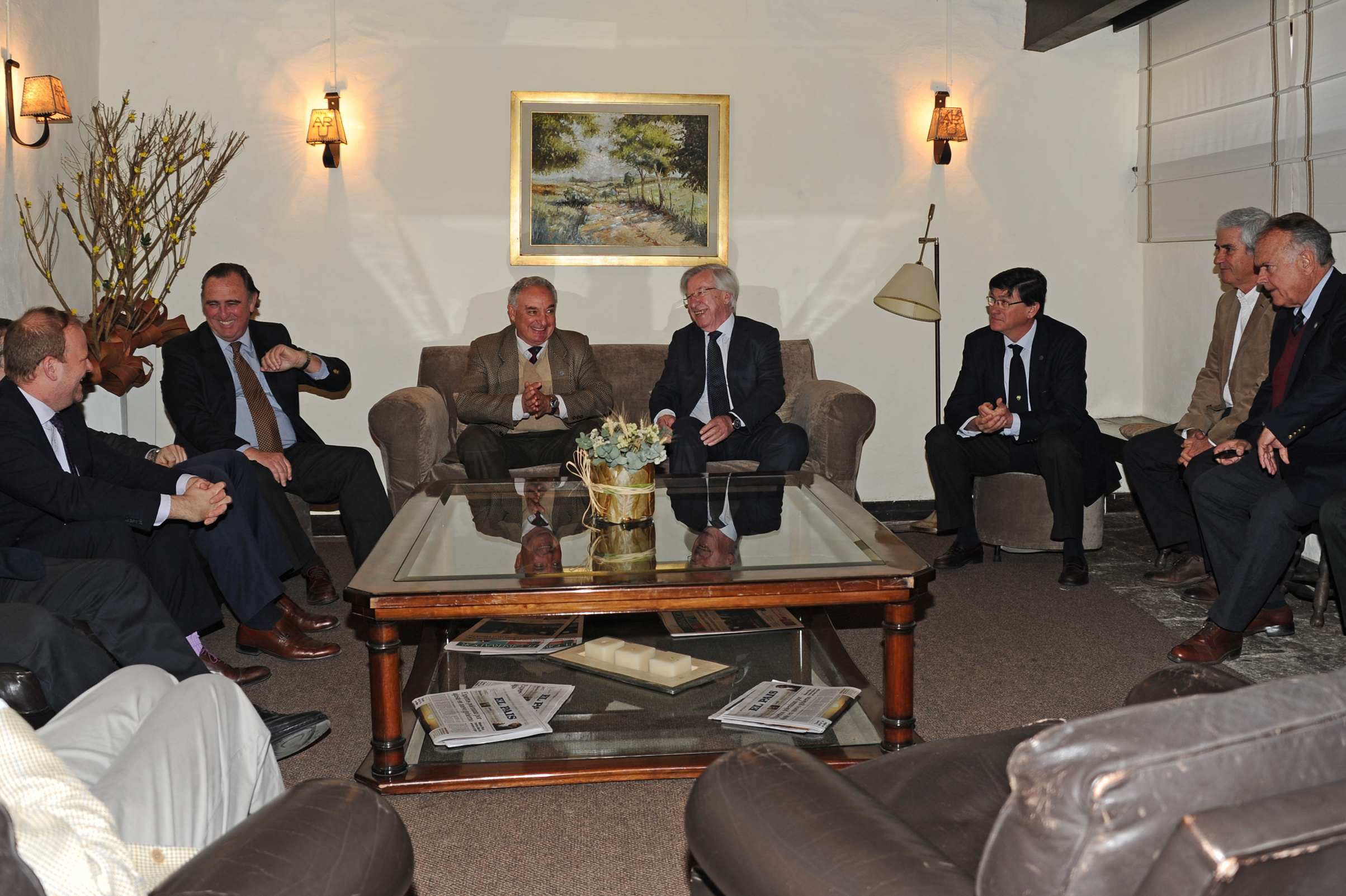 Reunión del equipo económico de gobierno con directiva de la Asociación Rural del Uruguay