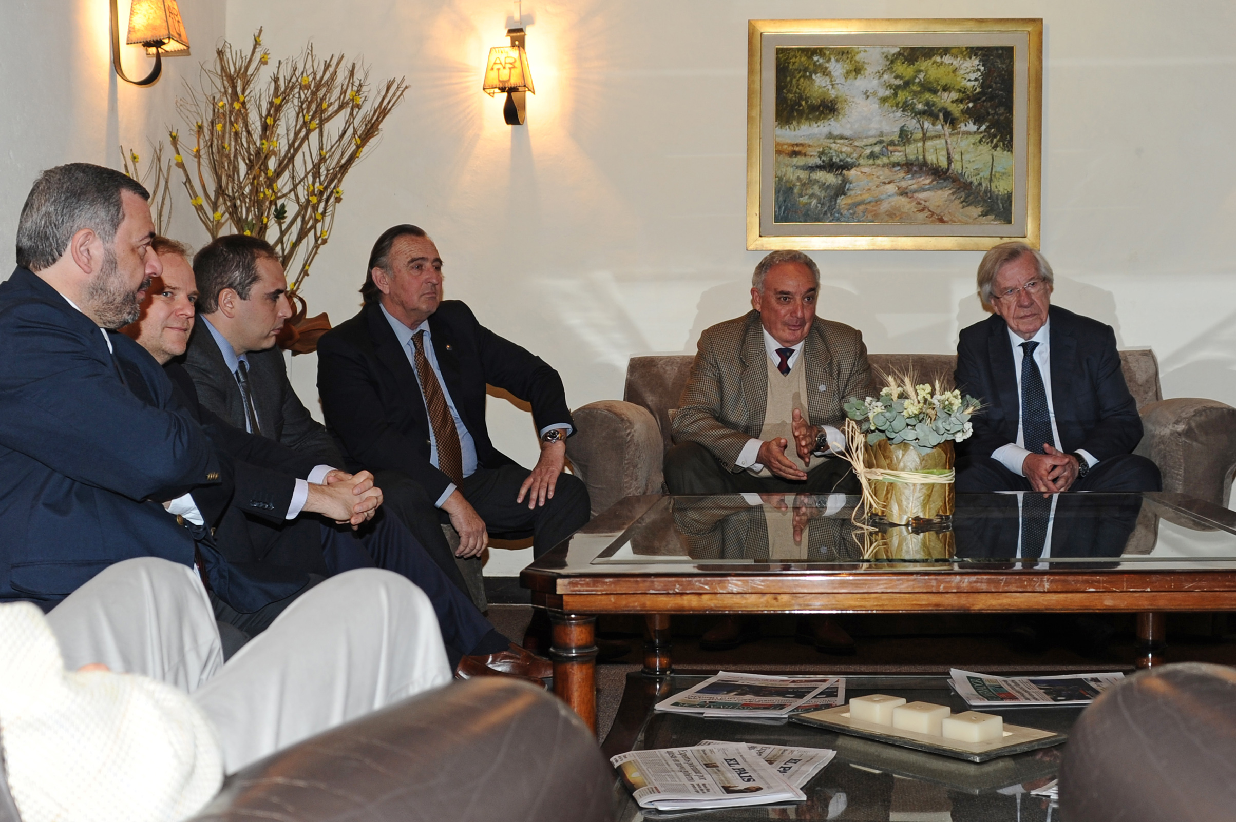 Reunión del equipo económico de gobierno con directiva de la Asociación Rural del Uruguay