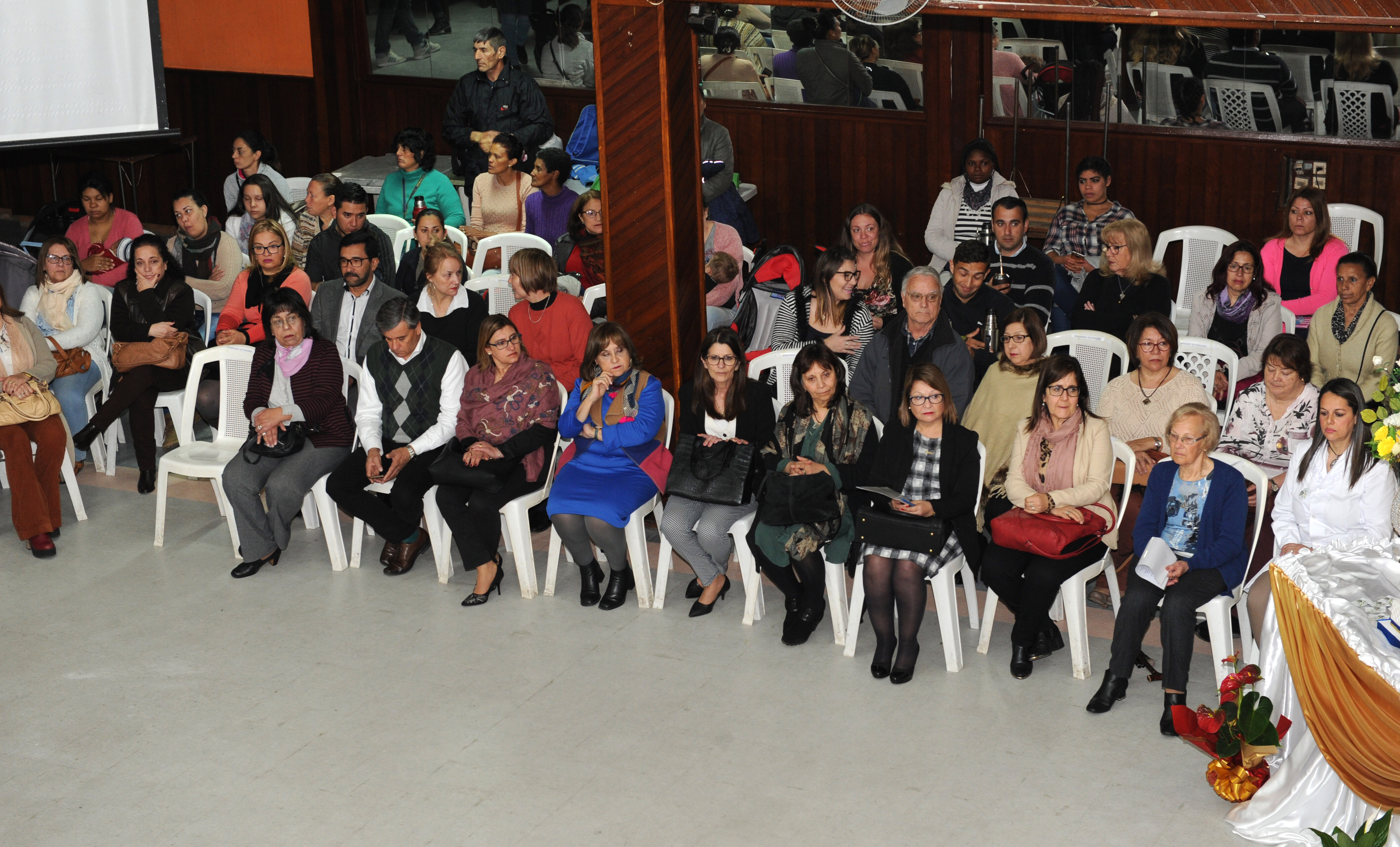 Autoridades presentes en el festejo del 50 aniversario de la creación de la escuela n.º 110 de Rivera