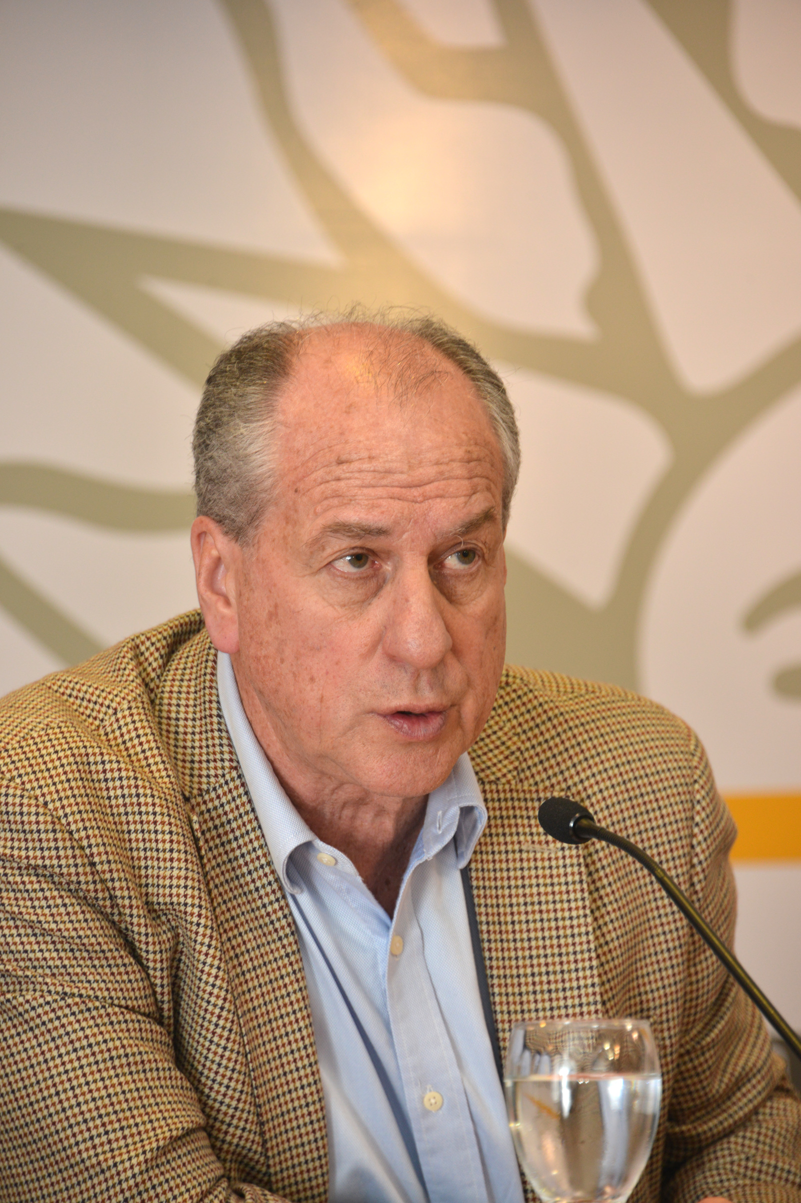 Ministro Ernesto Murro, haciendo uso de la palabra