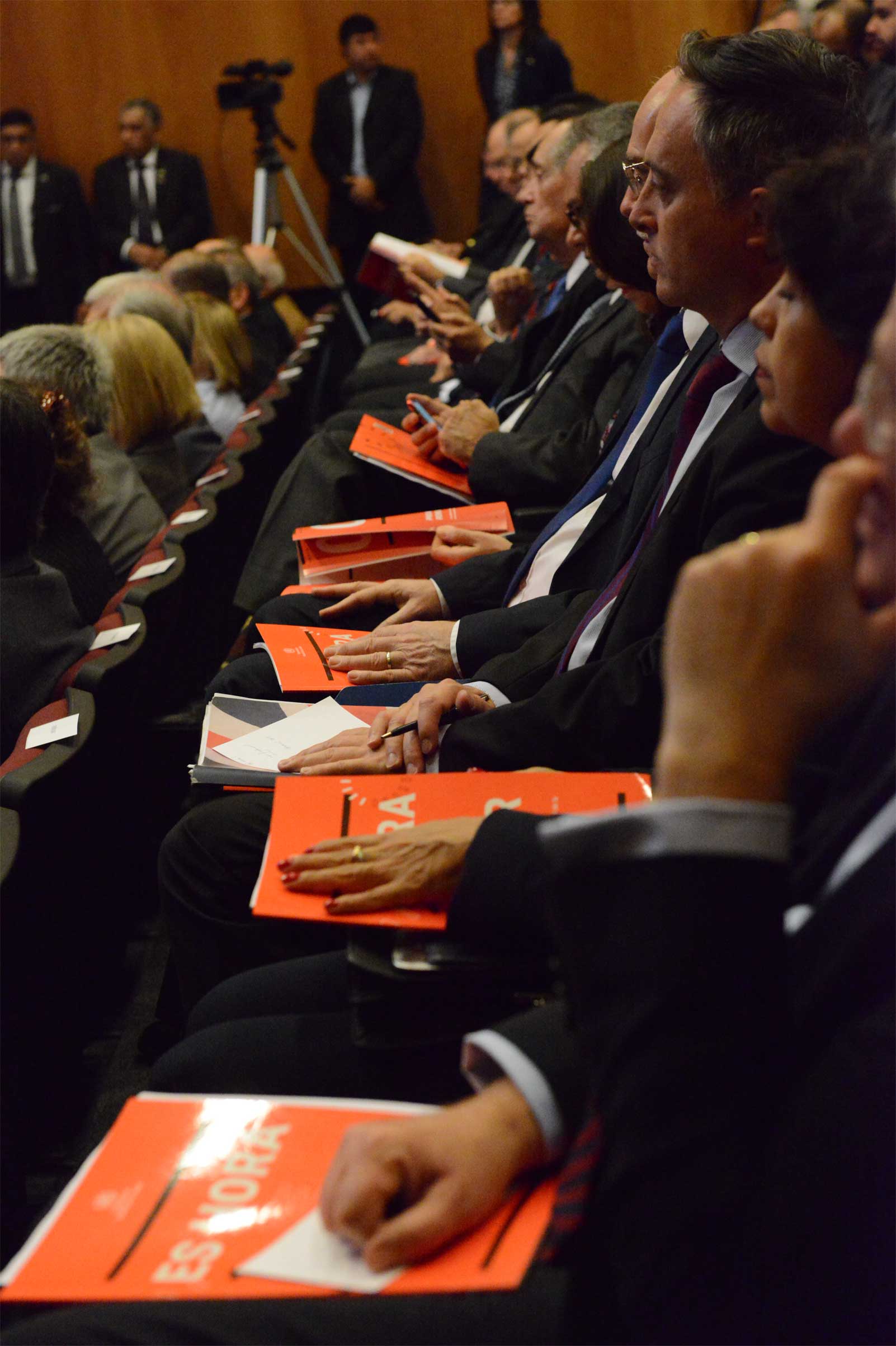 Autoridades asistentes al evento