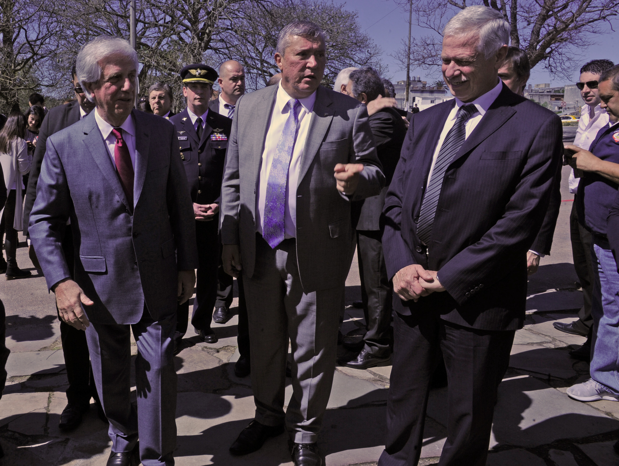 Presidente Tabaré Vázquez junto a Juan Salgado, presidente de Cutcsa, y el ministro de Salud Pública, Jorge Basso