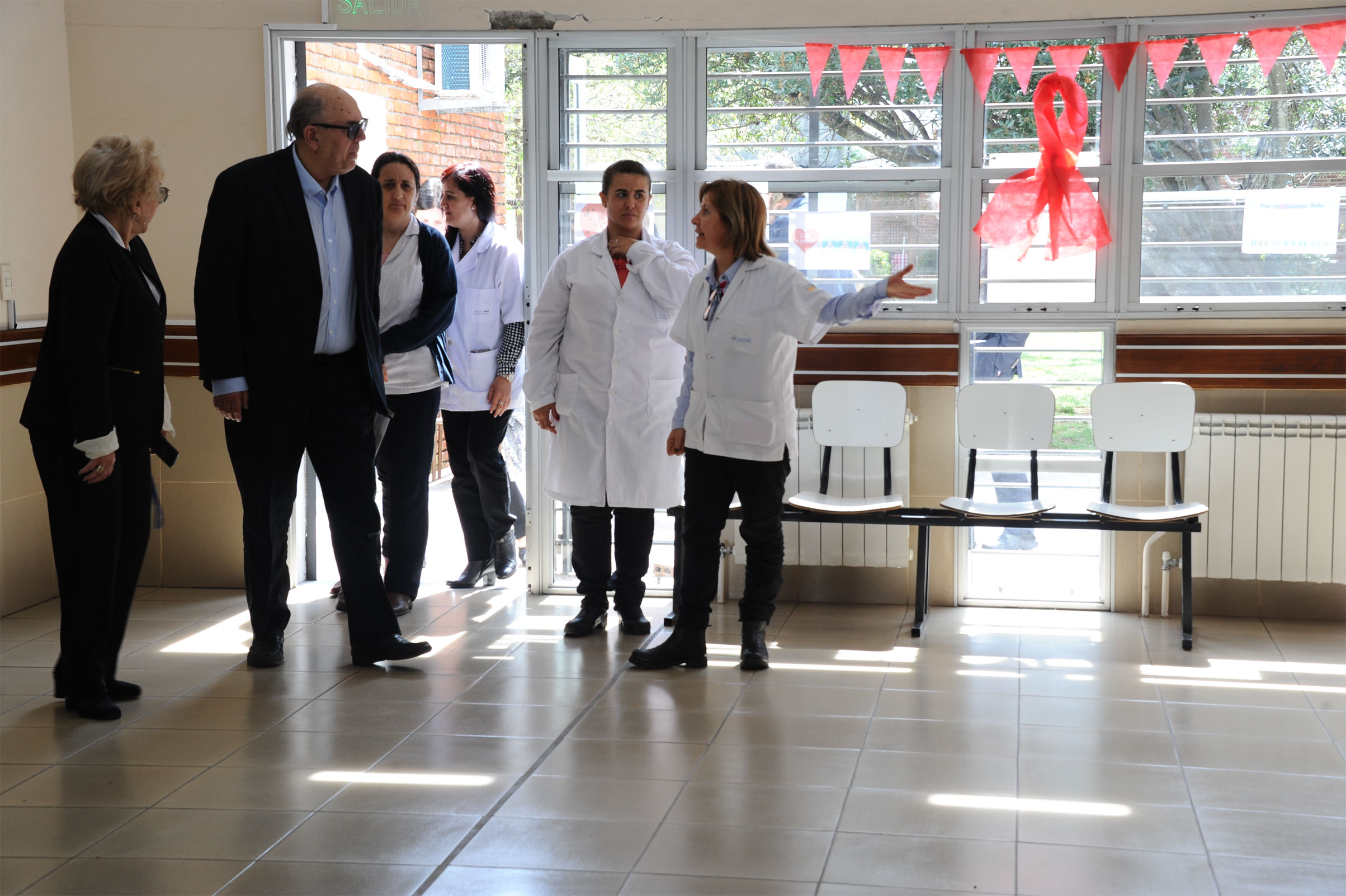 Presidente de ASSE, Marcos Carámbula, visita policlínica Sayago