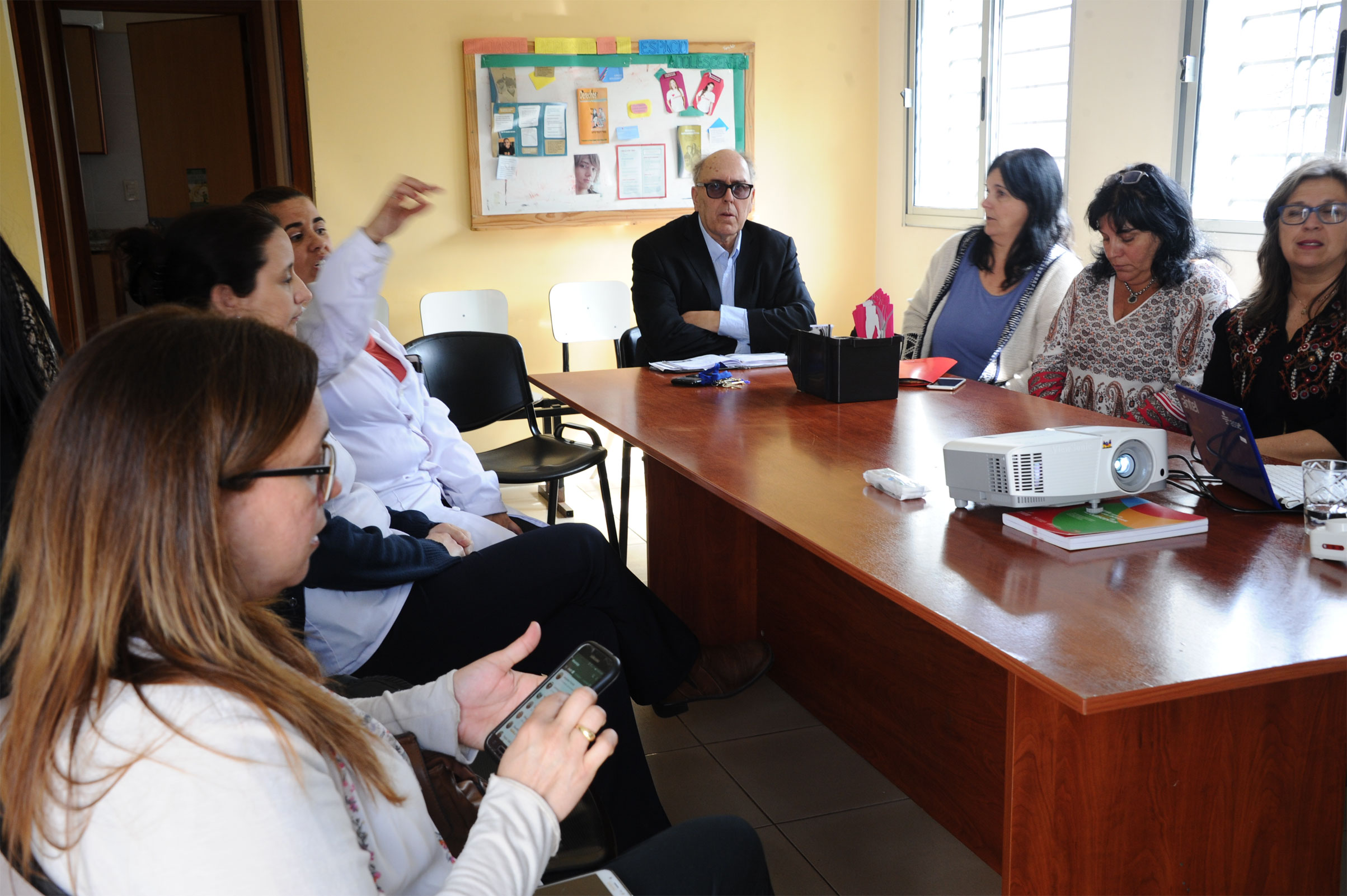 Presidente de ASSE, Marcos Carámbula, visita policlínica Sayago