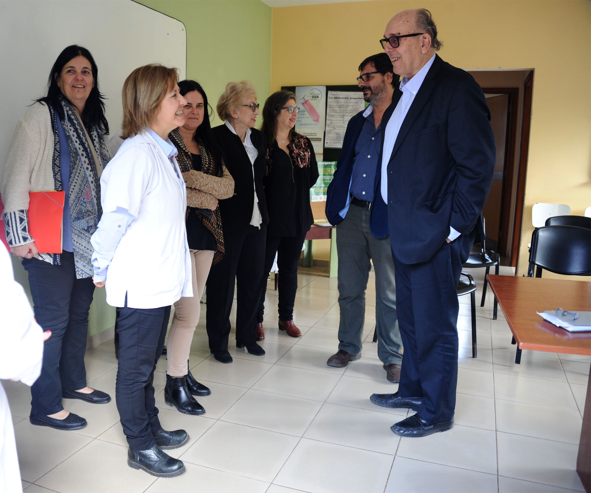 Presidente de ASSE, Marcos Carámbula, visita policlínica Sayago