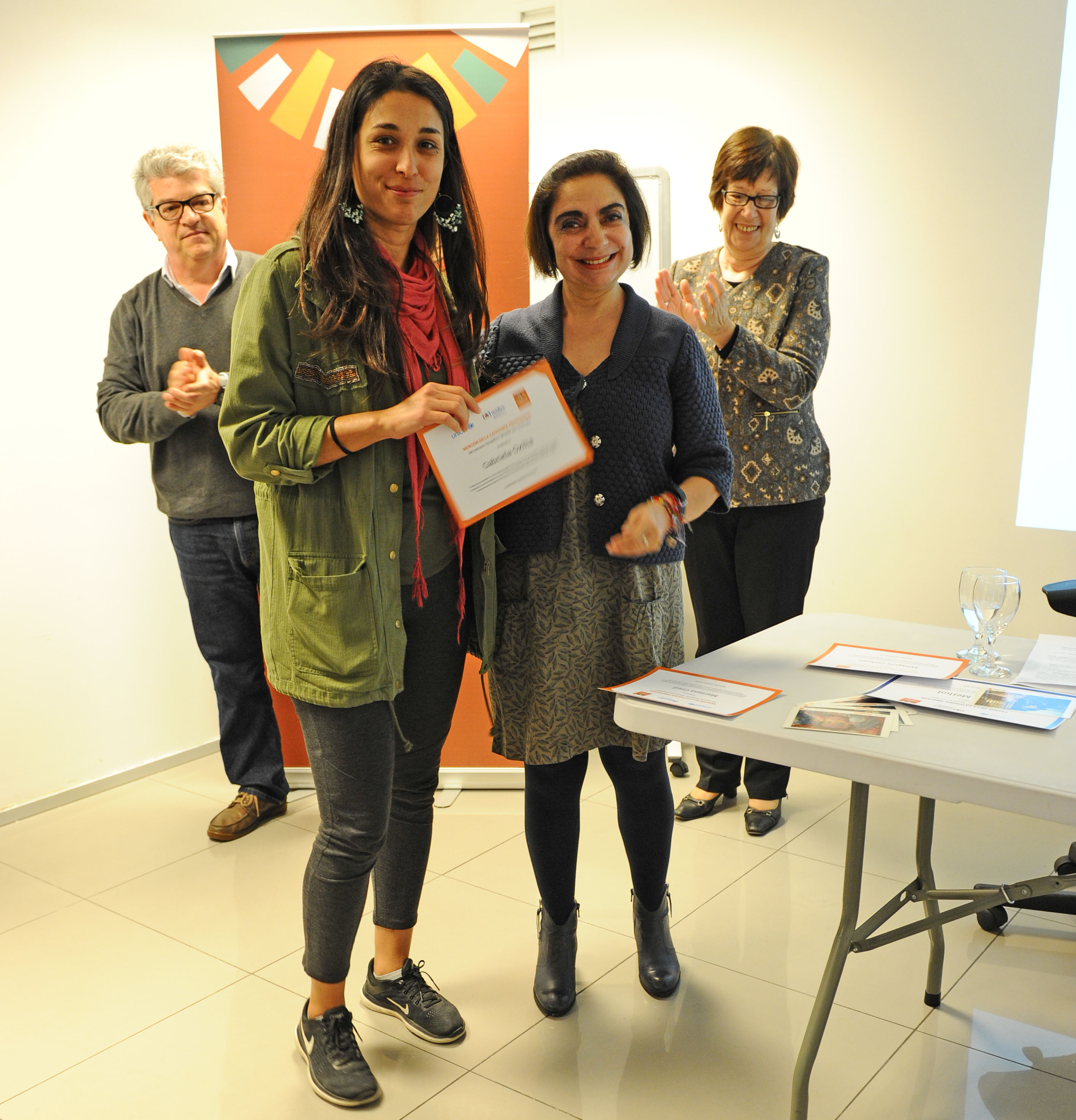 Entrega de premios a ganadores del concurso