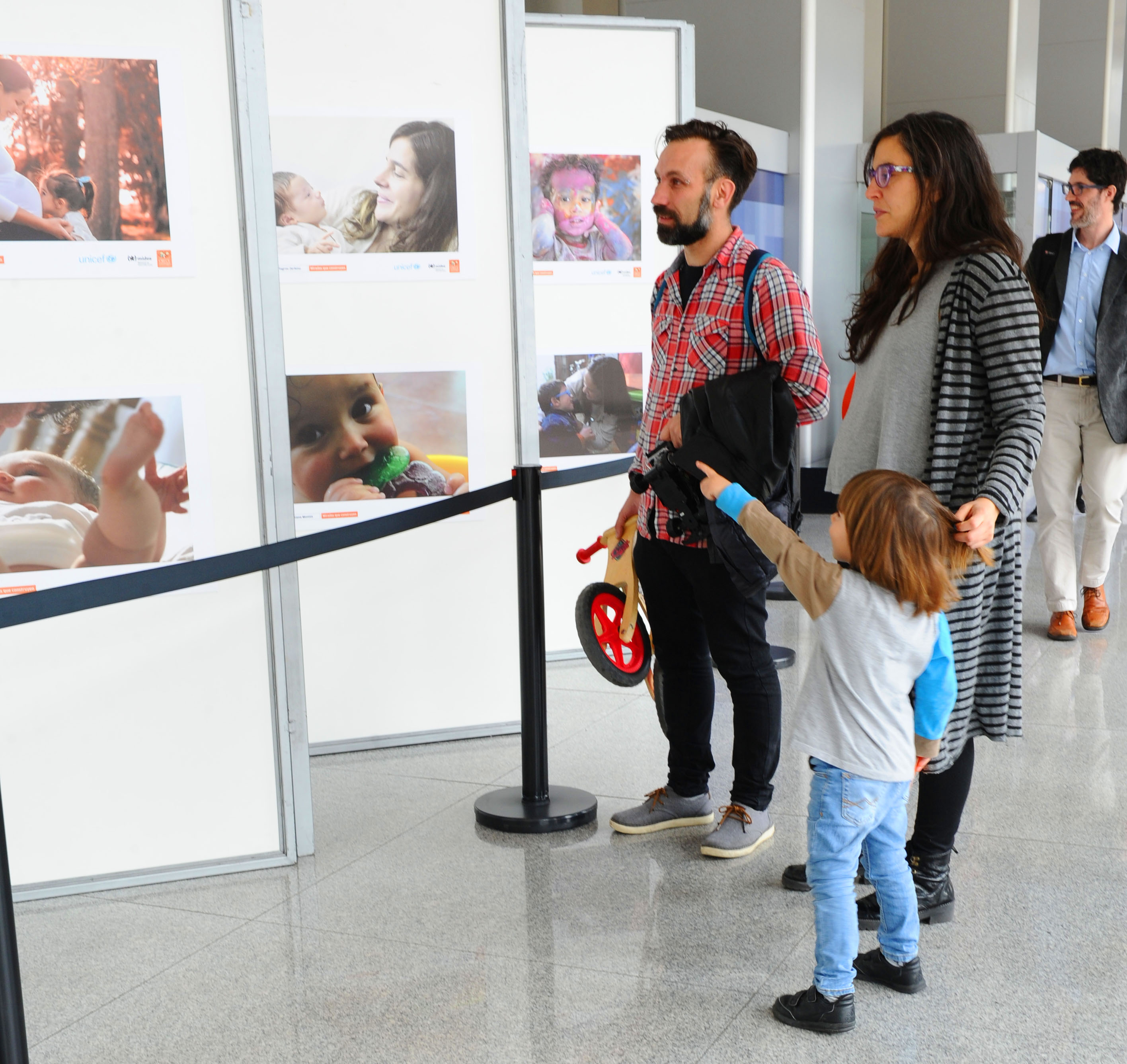 Muestra fotográfica del concurso “Miradas que construyen”