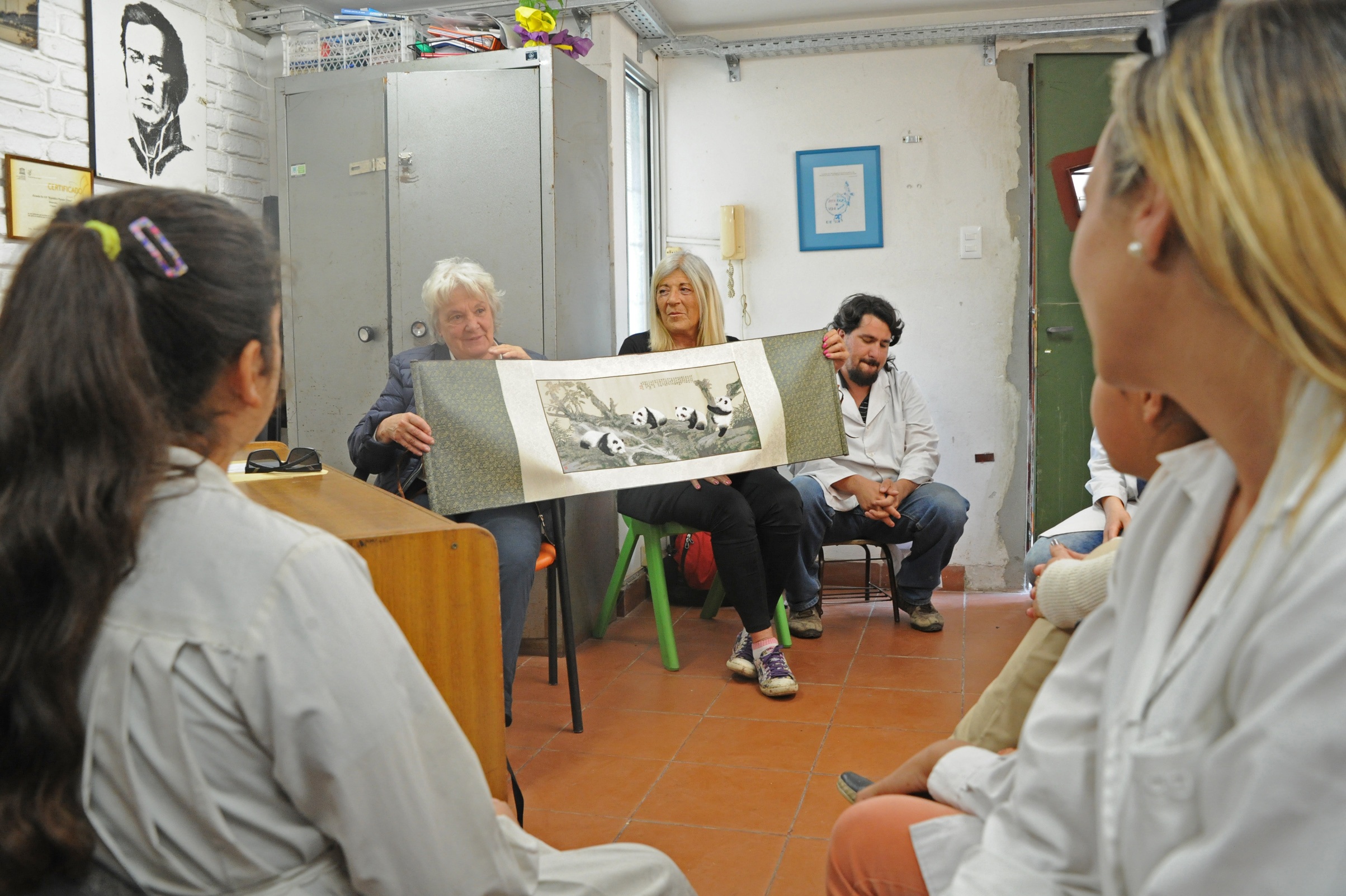 Lucía Topolansky, con niños de escuela n.º 319, de Casavalle