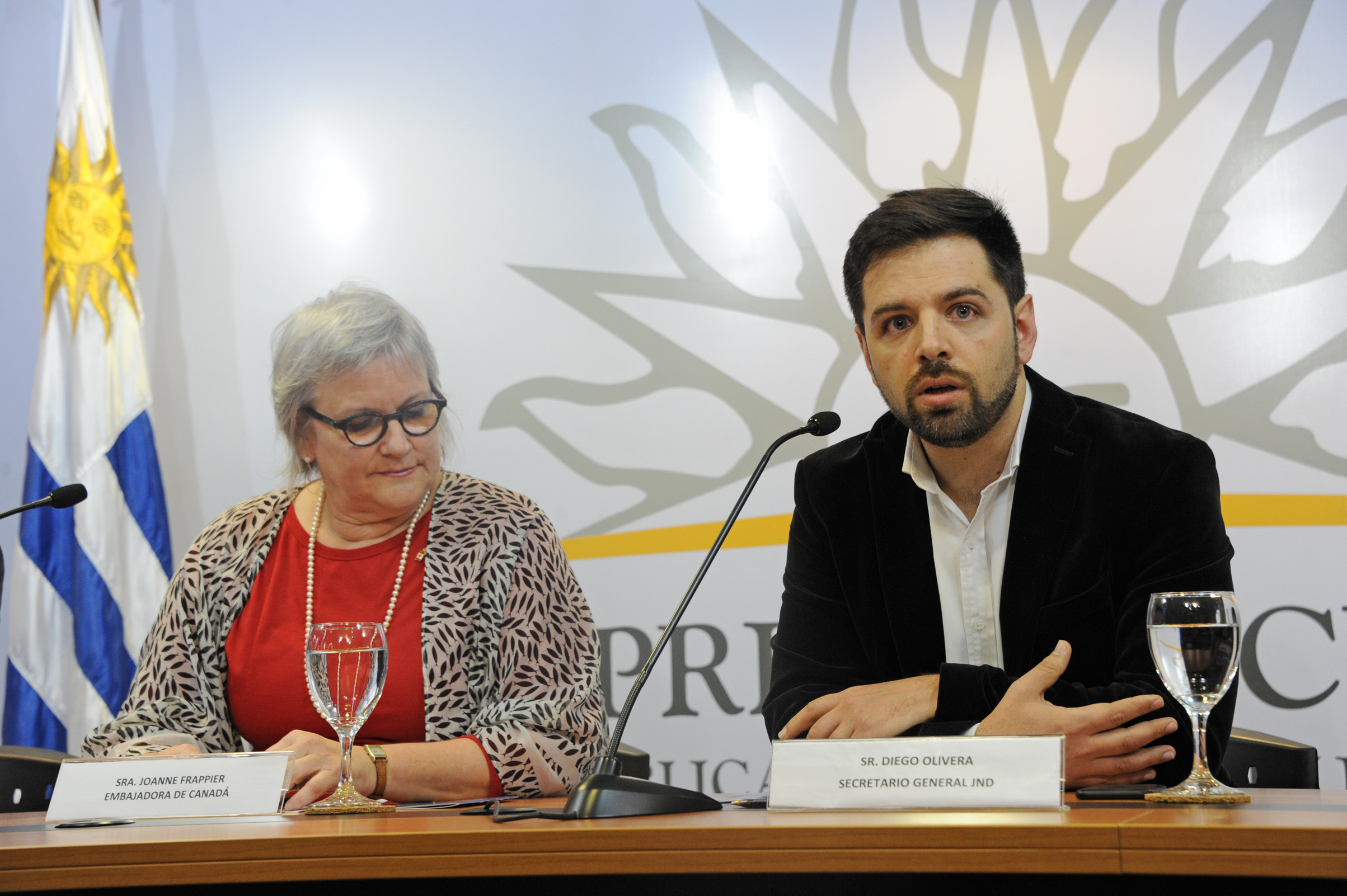 Director de la Secretaría Nacional de Drogas, Diego Olivera, haciendo uso de la palabra