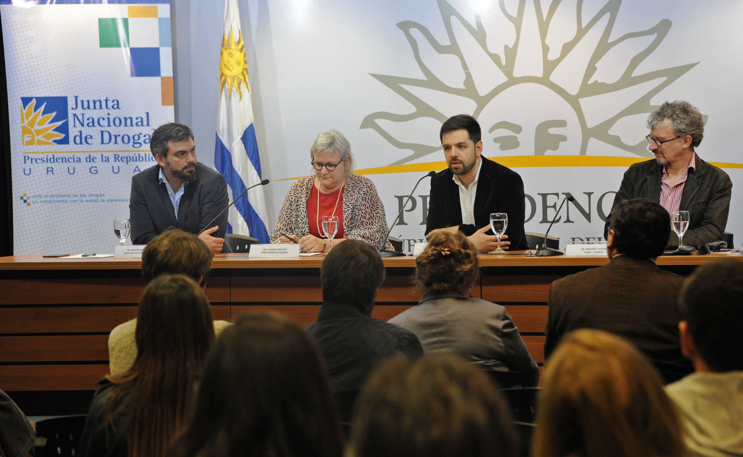 Director de la Secretaría Nacional de Drogas, Diego Olivera, haciendo uso de la palabra
