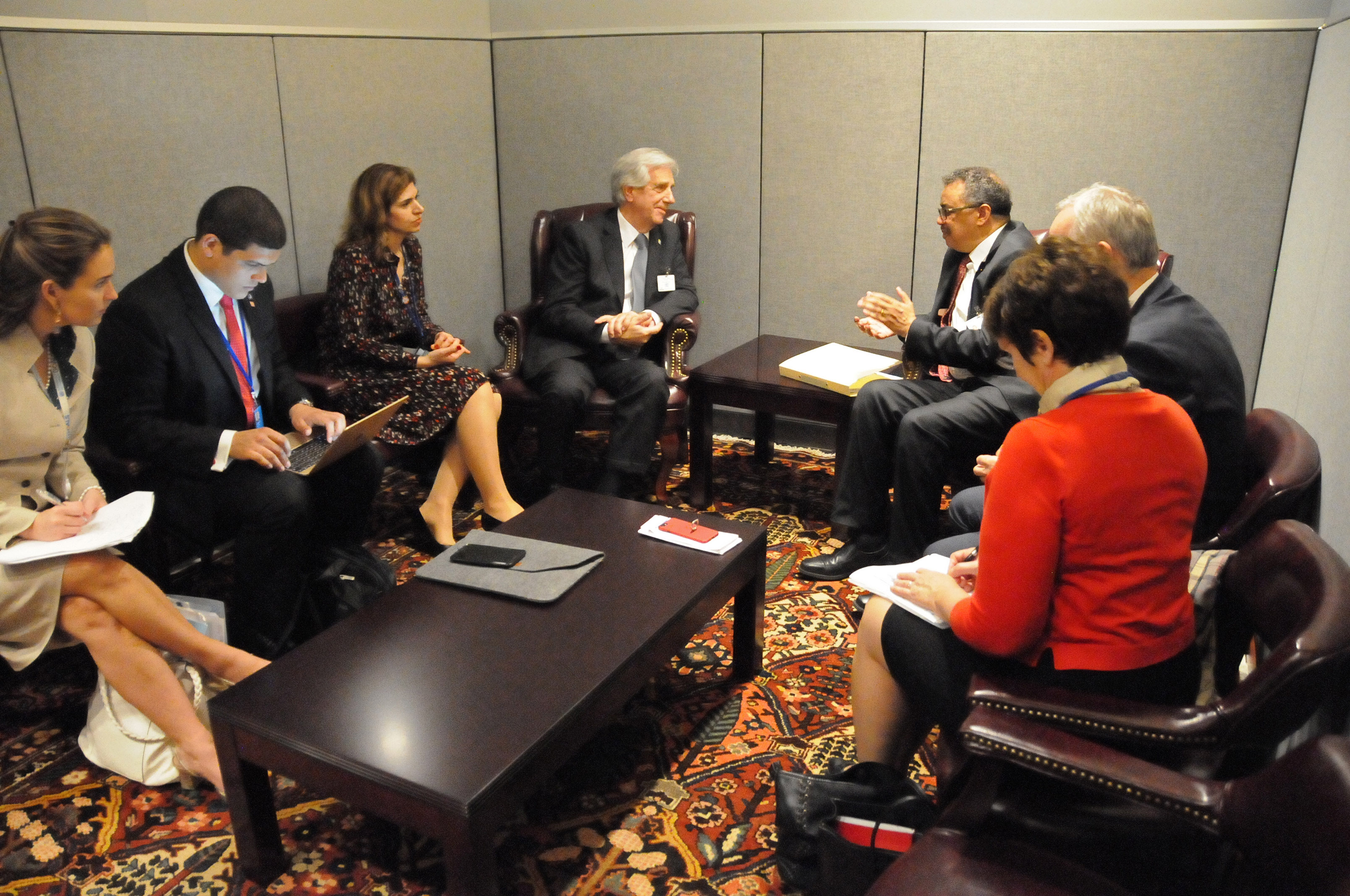 Vázquez mantuvo un encuentro con el director general de la OMS, Tedros Ghebreyesus