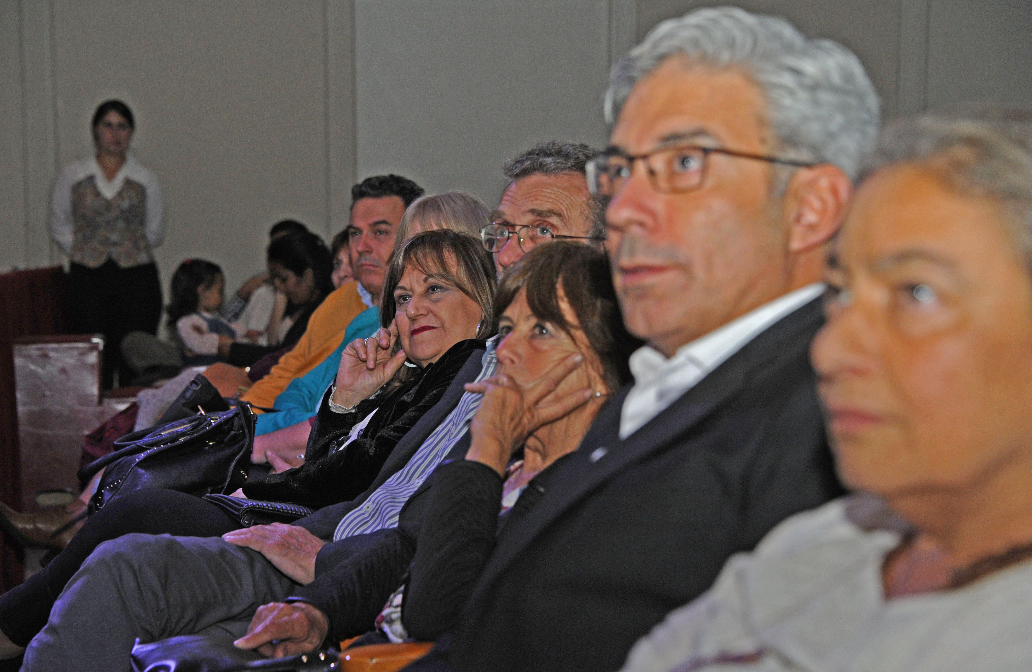 La directora general del CEIP, Irupé Buzzetti, presidió el acto realizado en la sala Nelly Goitiño del Sodre
