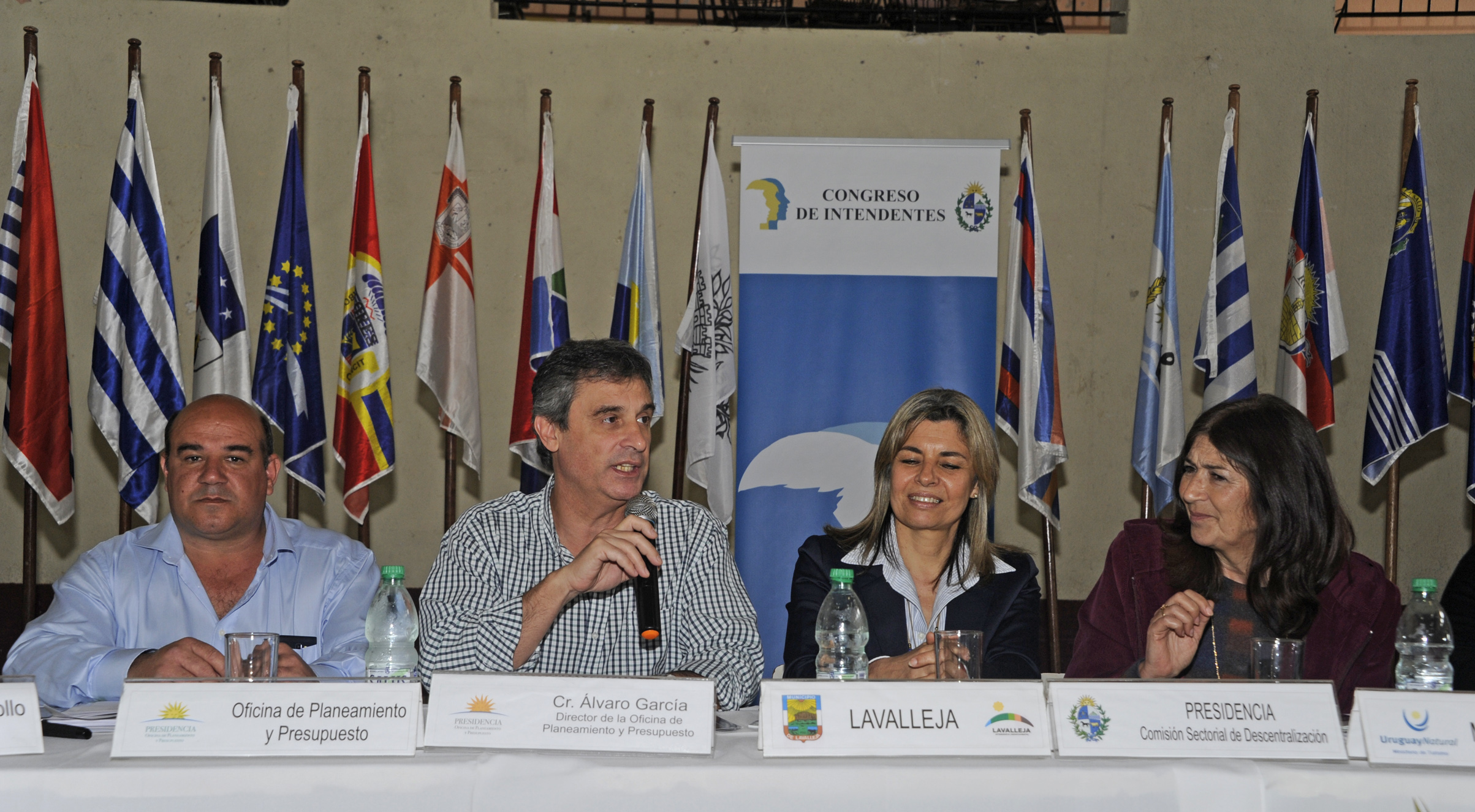 Director de OPP, Álvaro García, haciendo uso de la palabra
