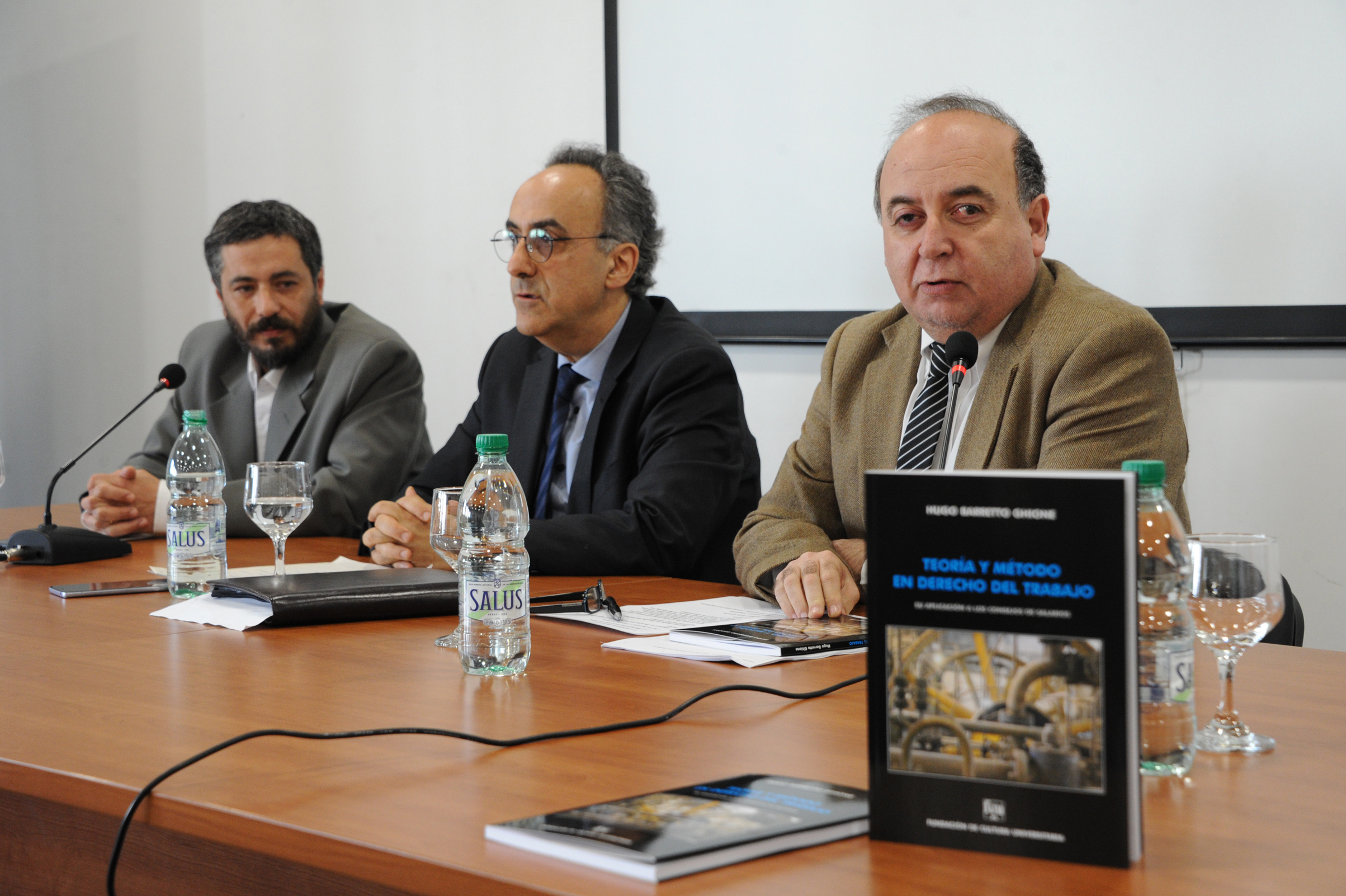 Subsecretario del MTSS, Nelson Loustaunau, haciendo uso de la palabra
