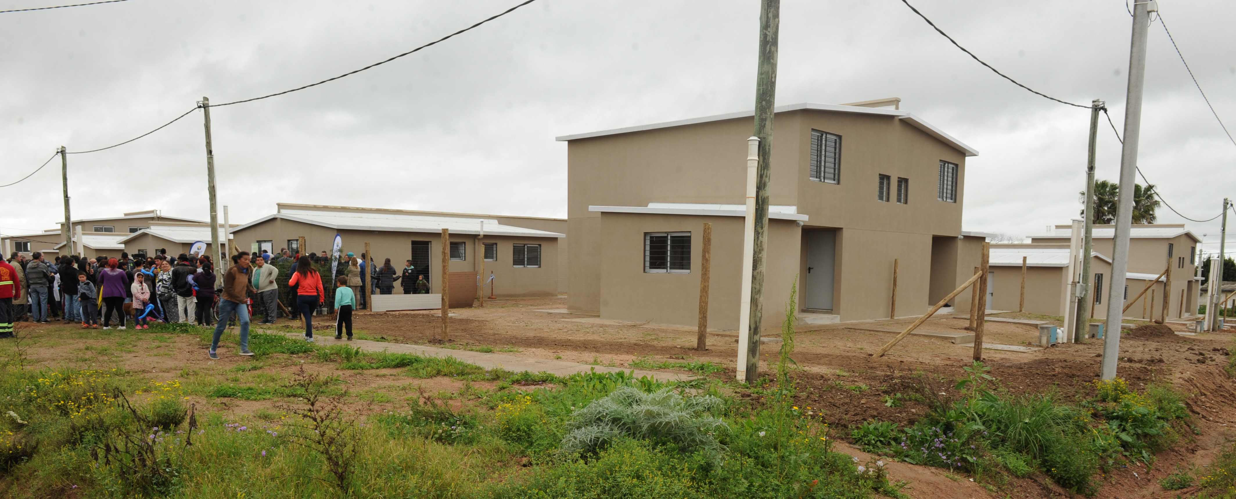 Entrega de 38 viviendas a familias de Pando