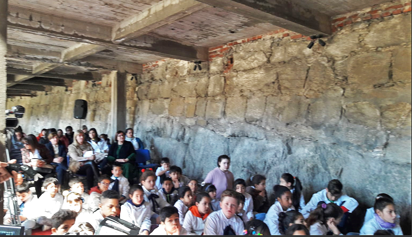 Alumnos de las escuelas Portugal y Chile