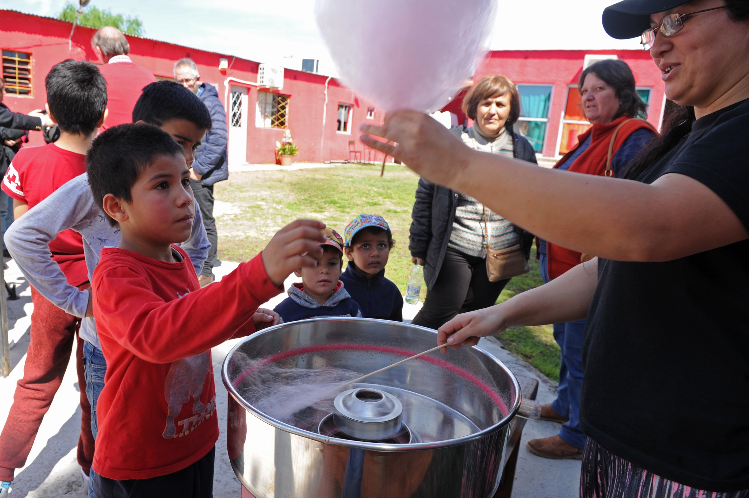 Ministra de Vivienda, Eneida de León, y Cecilia Cairo, del Plan de Mejoramiento de Barrios, inauguraron 16 intervenciones en Melo