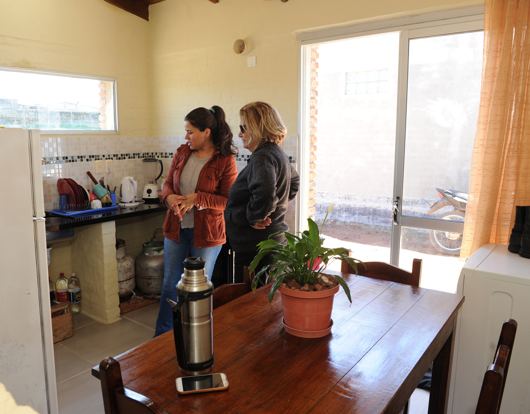 Ministra Eneida de León y autoridades del Ministerio de Vivienda recorrieron el departamento de Cerro Largo