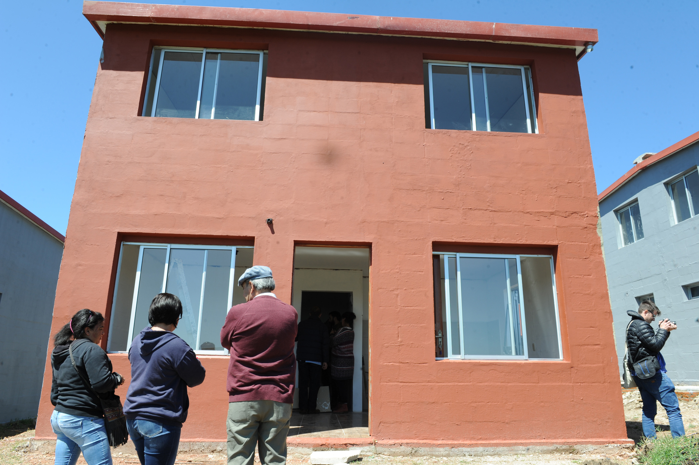 Ministra Eneida de León y autoridades del Ministerio de Vivienda recorrieron el departamento de Cerro Largo