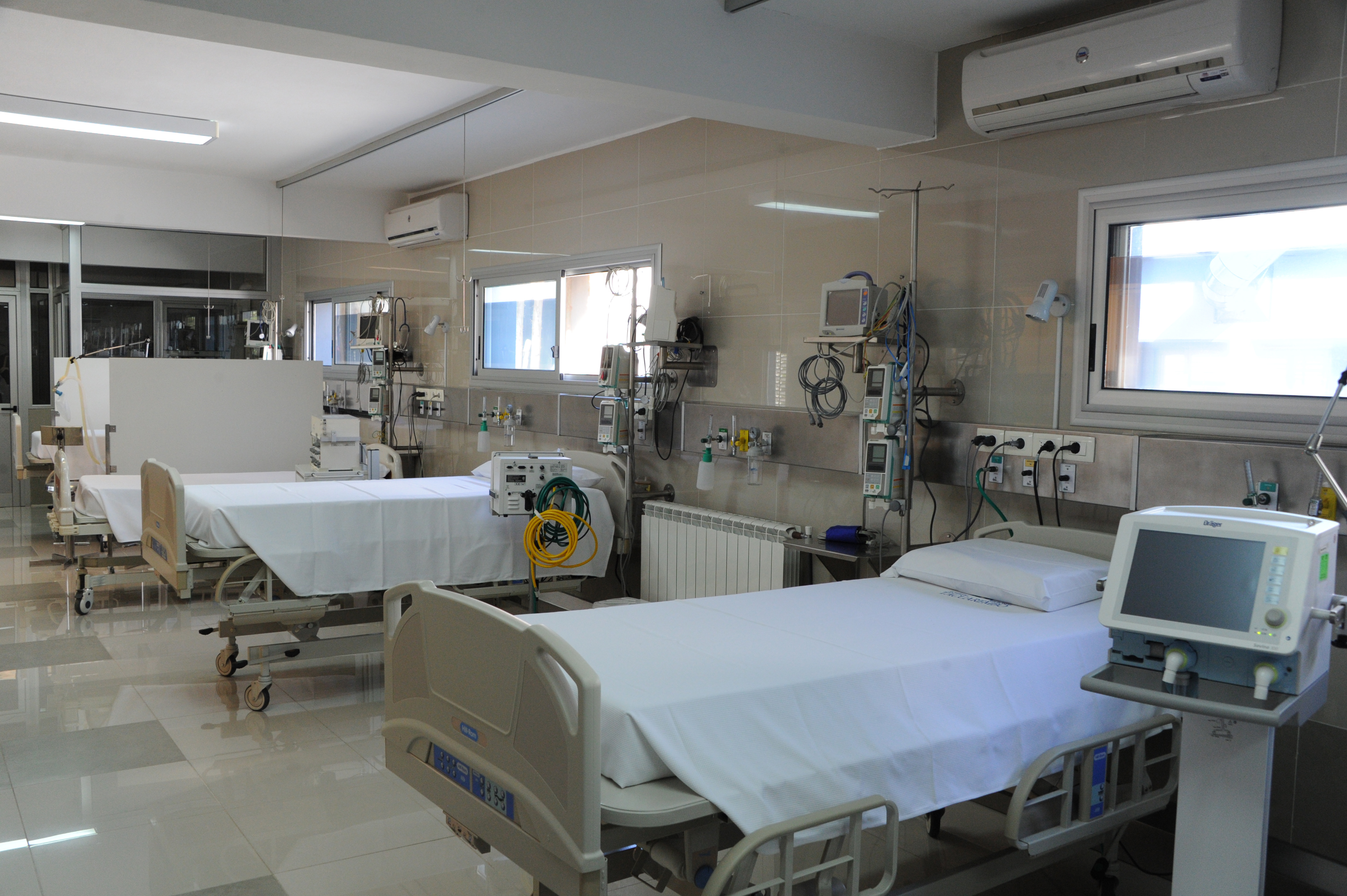 Ministro Jorge Basso visitó hospital de Tacuarembó