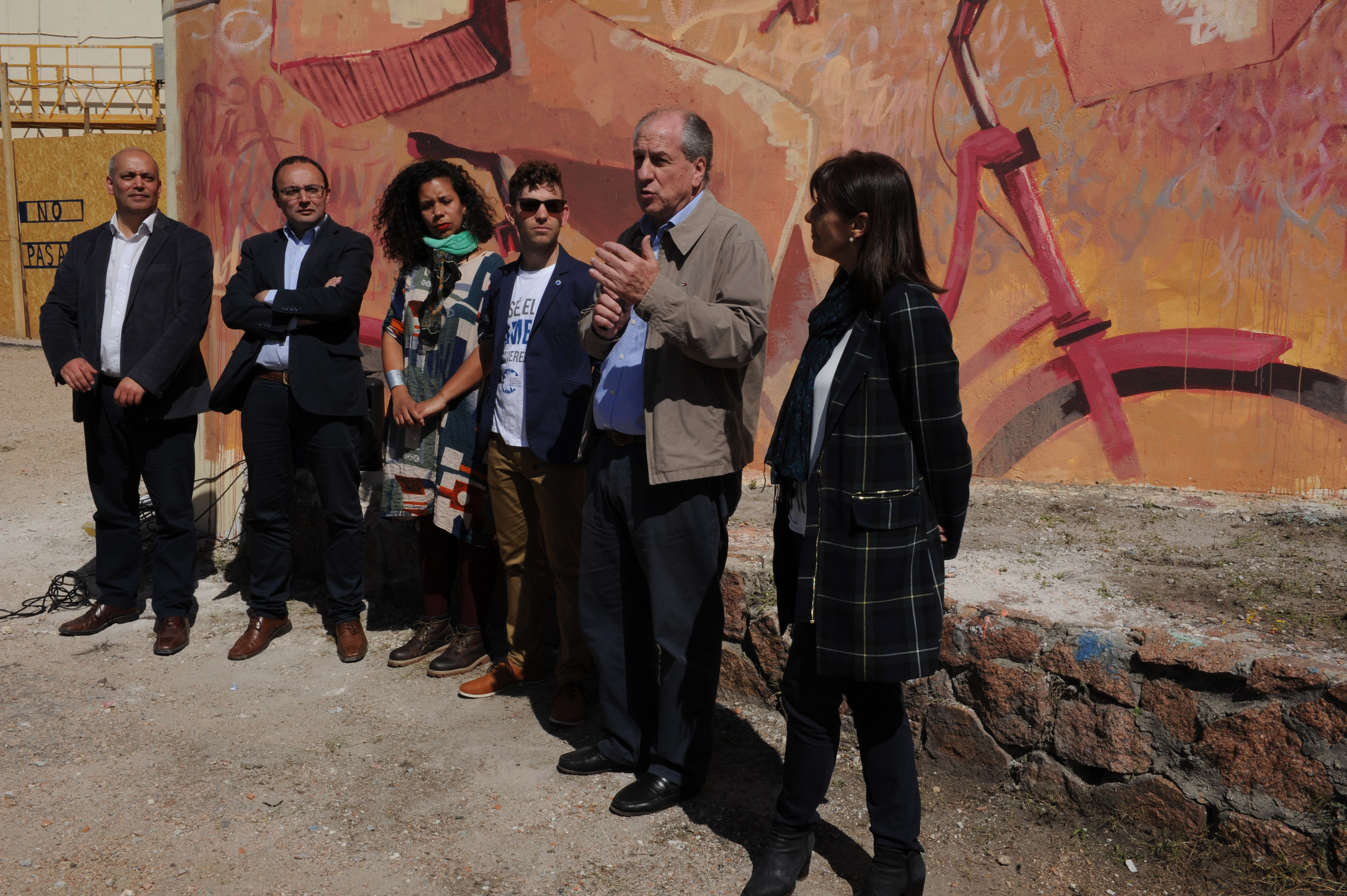 Ministro Ernesto Murro en acto de inauguración del mural "Gracias a vos"