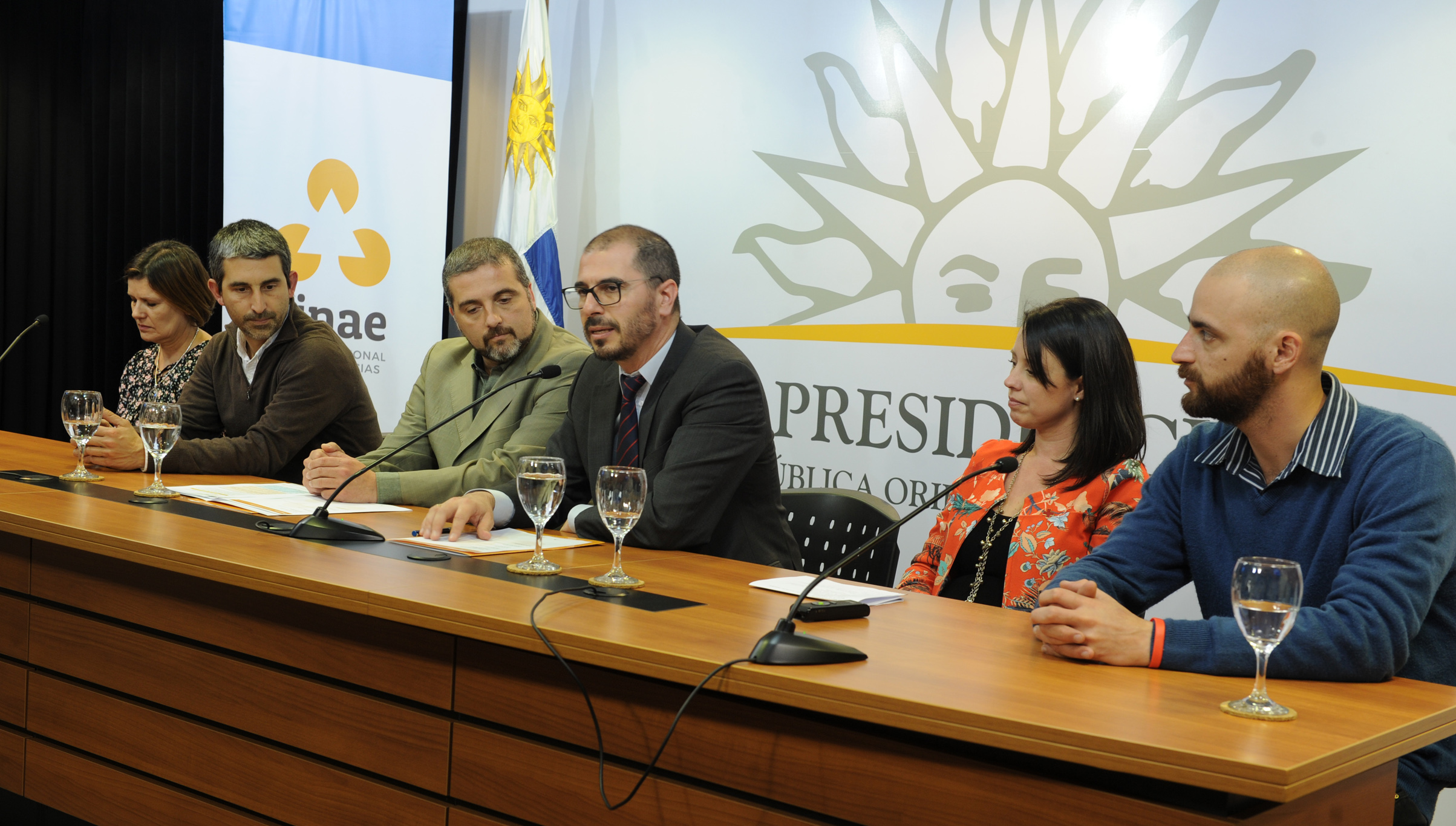 Prosecretario de la Presidencia de la República y presidente del Sinae, Juan Andrés Roballo, dirigiéndose a los presentes