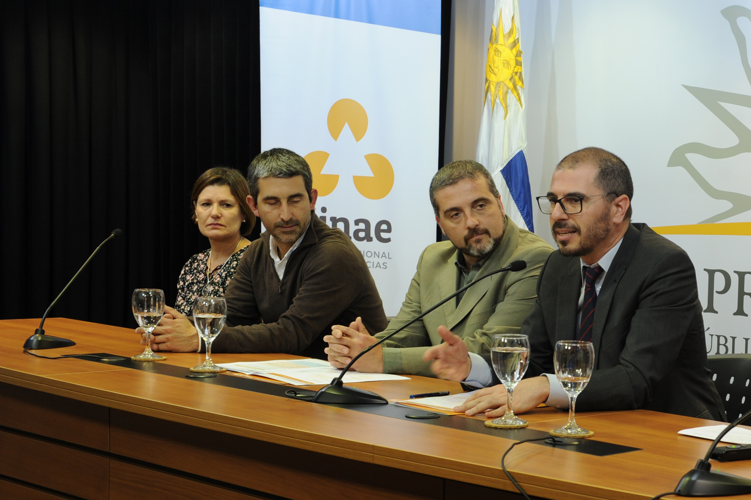 Prosecretario de la Presidencia de la República y presidente del Sinae, Juan Andrés Roballo, dirigiéndose a los presentes