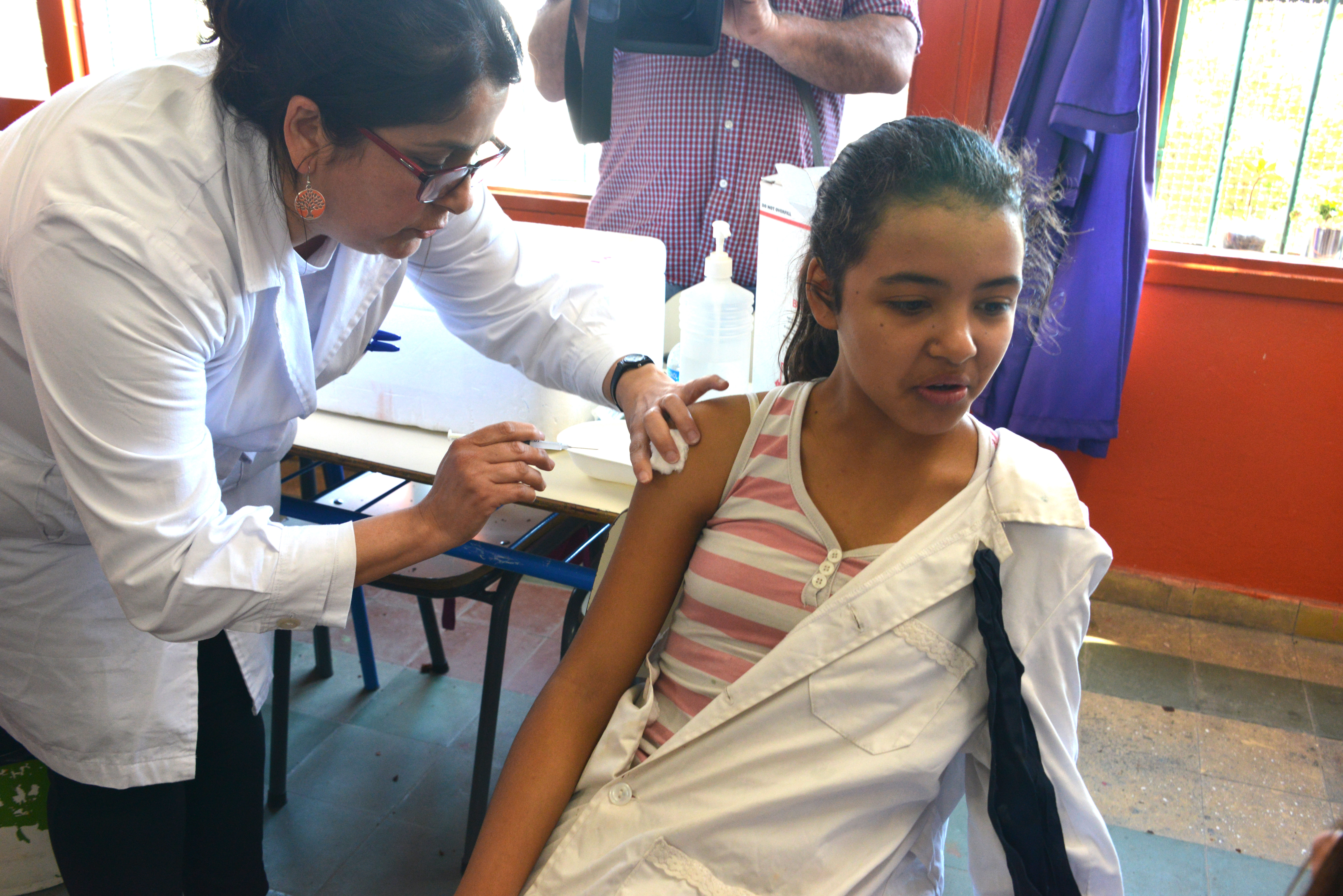 Comenzó nueva etapa de vacunación en escuelas con énfasis en segunda dosis contra VPH